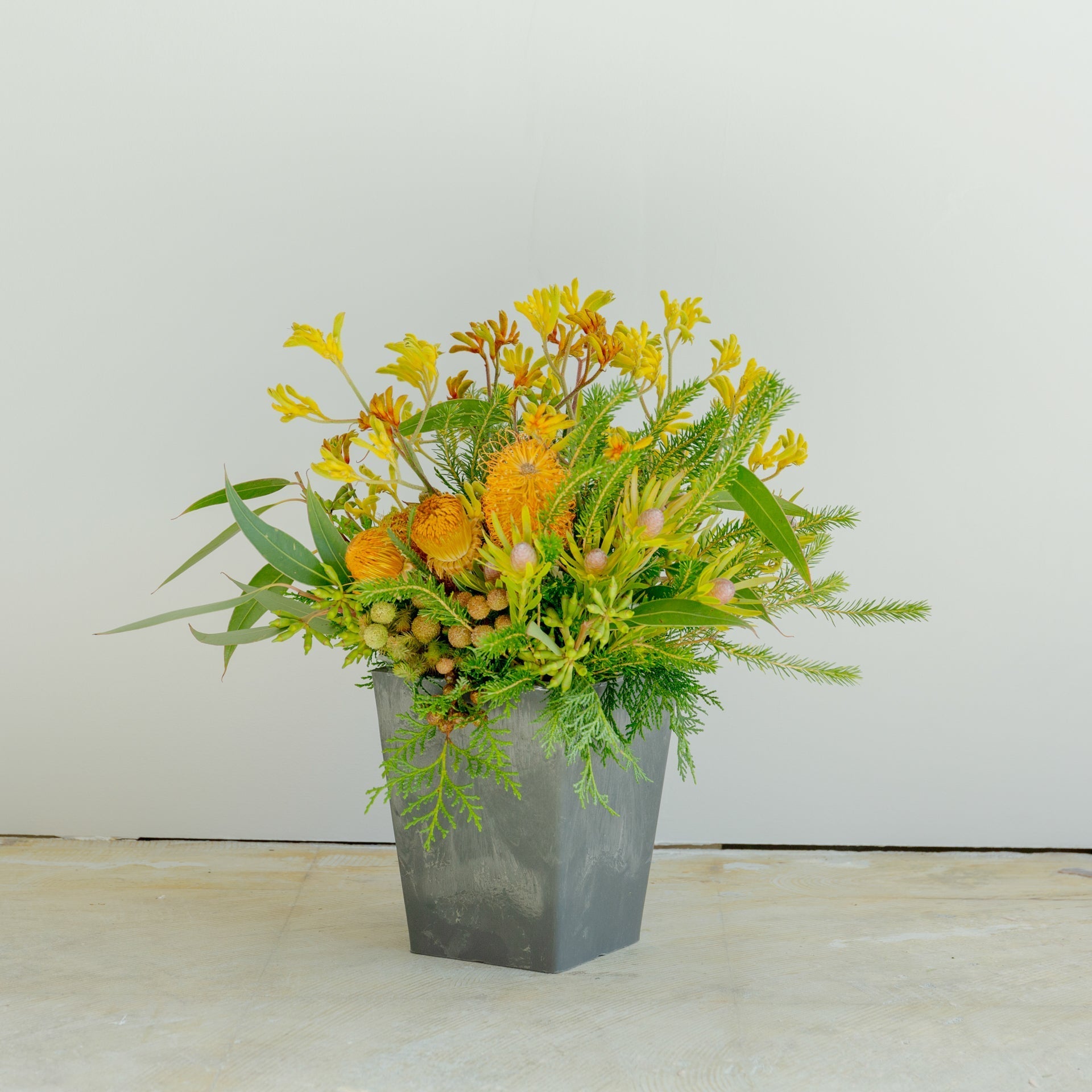 お祝いネイティブフラワーおまかせ11000をオーダーするならFlower&Plants tette │ 「手から手へ、想いを運ぶフラワーショップ」【板橋駅徒歩4分】【熟練フローリスト夫婦が運営】【最短2営業日で発送】【24時間365日注文OK】【ギフトは3300円〜】フラワーギフトを手から手へ、想いを込めたブーケやアレンジメントで大切な人に感謝と愛情を。シーンや用途に合わせて選びやすい豊富な種