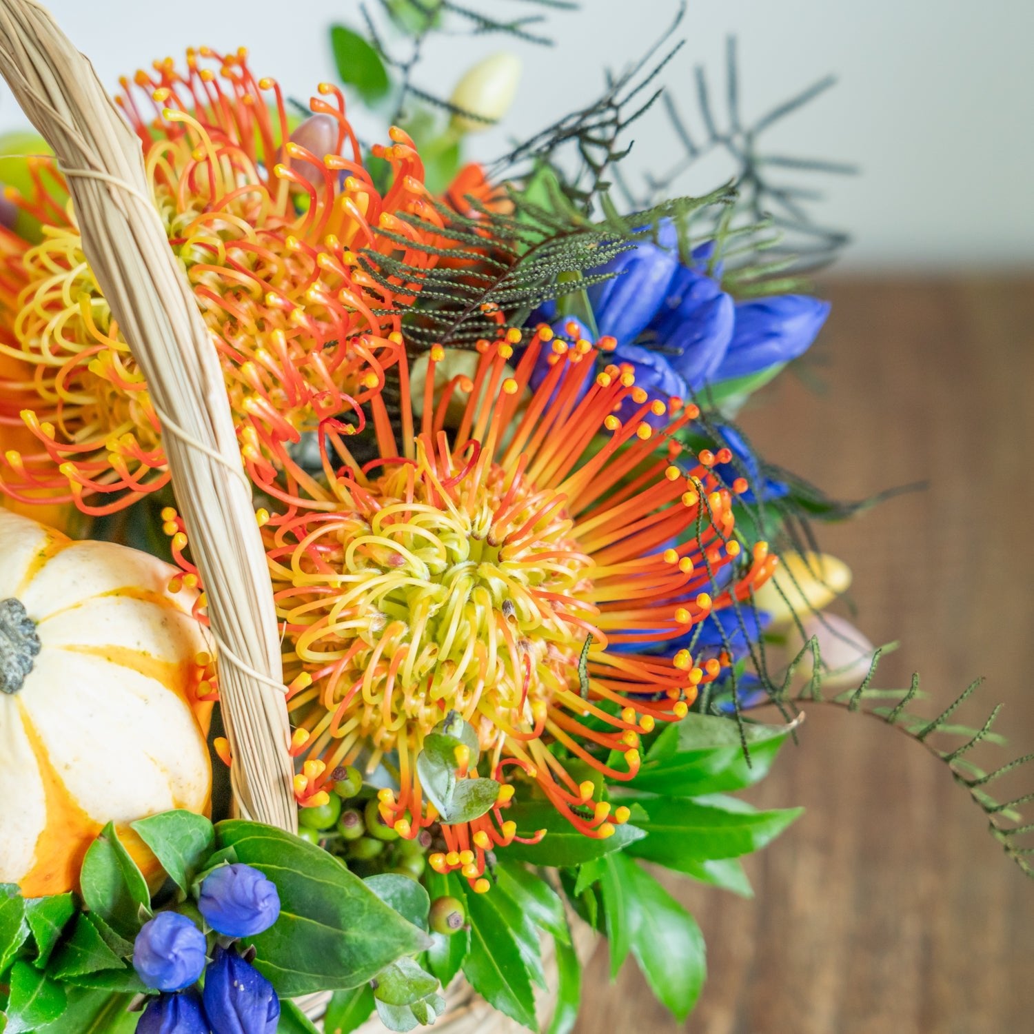 ハロウィンギフト2024をオーダーするならFlower&Plants tette │ 「手から手へ、想いを運ぶフラワーショップ」【板橋駅徒歩4分】【熟練フローリスト夫婦が運営】【最短2営業日で発送】【24時間365日注文OK】【ギフトは3300円〜】フラワーギフトを手から手へ、想いを込めたブーケやアレンジメントで大切な人に感謝と愛情を。シーンや用途に合わせて選びやすい豊富な種