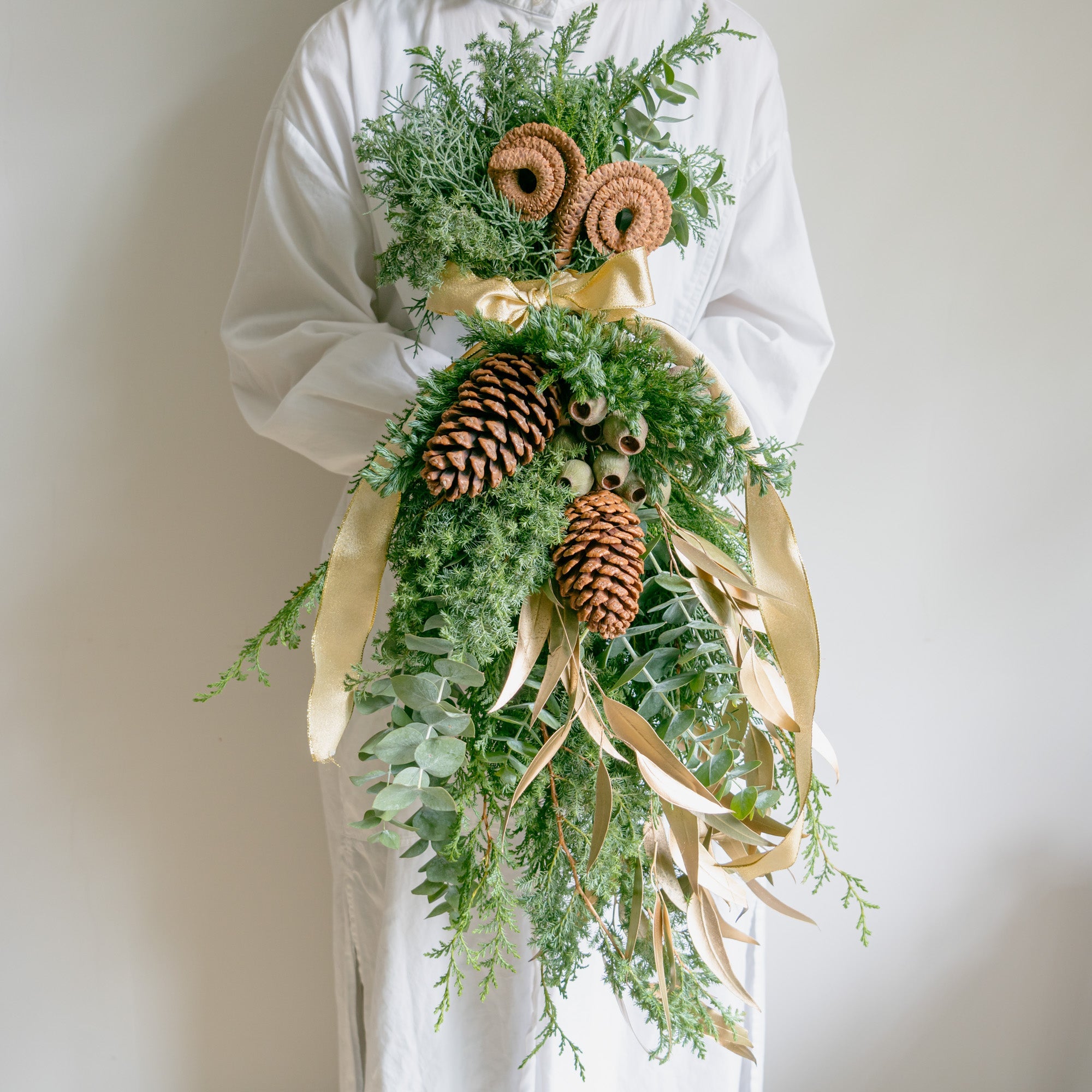 クリスマススワッグ2024をオーダーするならFlower&Plants tette │ 「手から手へ、想いを運ぶフラワーショップ」【板橋駅徒歩4分】【熟練フローリスト夫婦が運営】【最短2営業日で発送】【24時間365日注文OK】【ギフトは3300円〜】フラワーギフトを手から手へ、想いを込めたブーケやアレンジメントで大切な人に感謝と愛情を。シーンや用途に合わせて選びやすい豊富な種