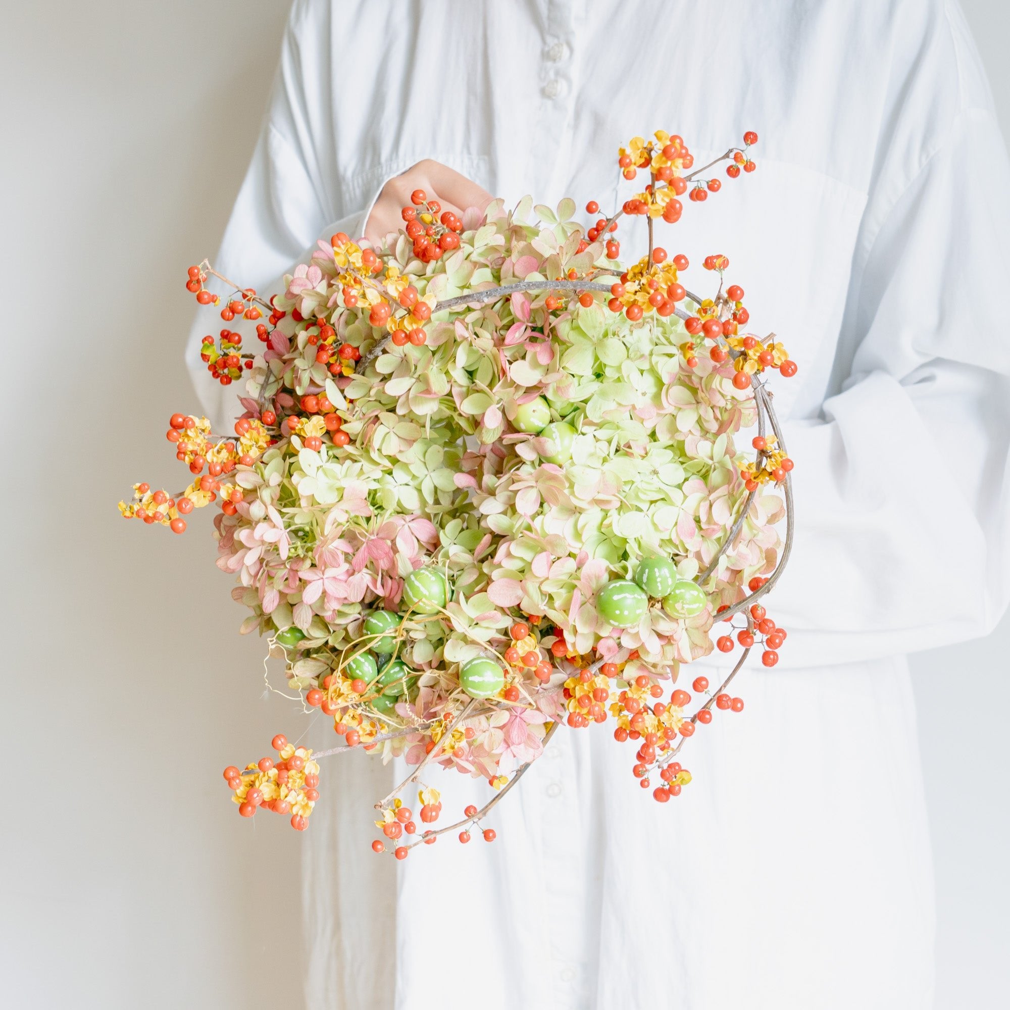 ミナヅキのリースをオーダーするならFlower&Plants tette │ 「手から手へ、想いを運ぶフラワーショップ」【板橋駅徒歩4分】【熟練フローリスト夫婦が運営】【最短2営業日で発送】【24時間365日注文OK】【ギフトは3300円〜】フラワーギフトを手から手へ、想いを込めたブーケやアレンジメントで大切な人に感謝と愛情を。シーンや用途に合わせて選びやすい豊富な種