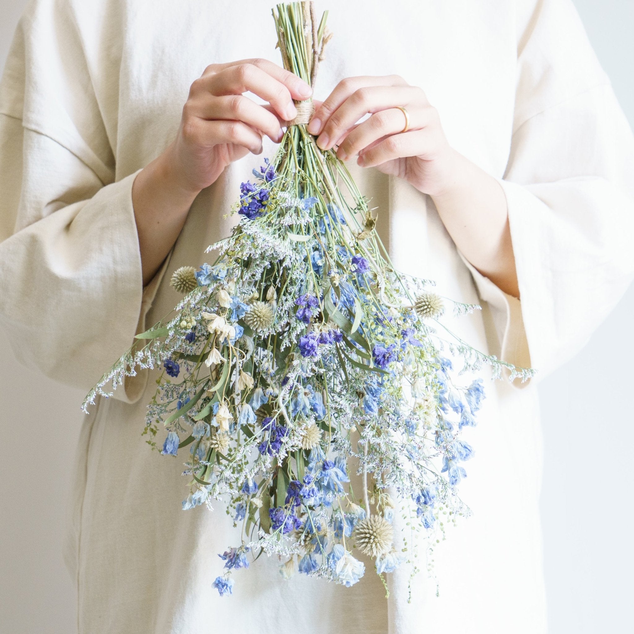 季節のドライフラワー ブーケスワッグをオーダーするならFlower&Plants tette │ 「手から手へ、想いを運ぶフラワーショップ」【板橋駅徒歩4分】【熟練フローリスト夫婦が運営】【最短2営業日で発送】【24時間365日注文OK】【ギフトは3300円〜】フラワーギフトを手から手へ、想いを込めたブーケやアレンジメントで大切な人に感謝と愛情を。シーンや用途に合わせて選びやすい豊富な種