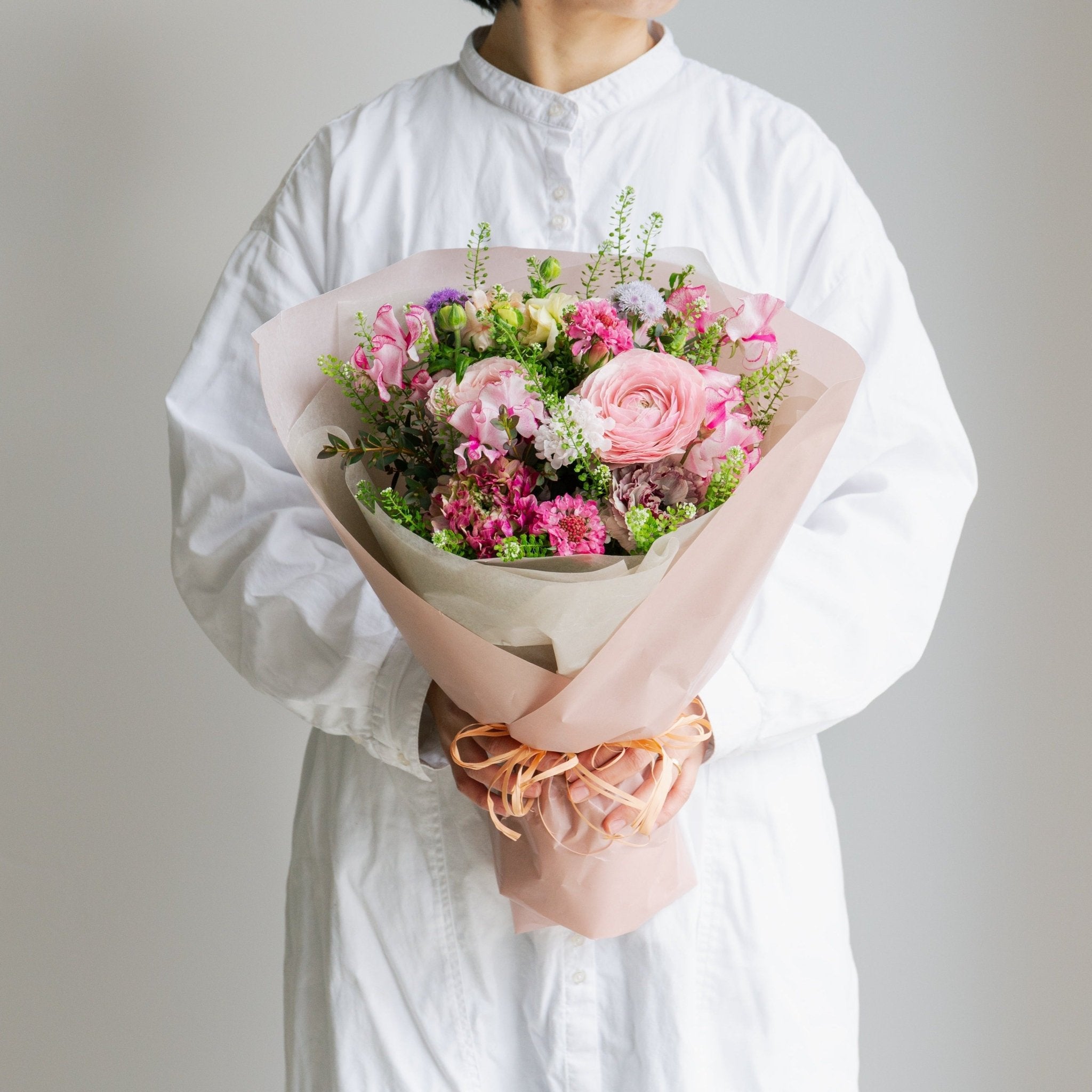 ラナンキュラスのギフトをオーダーするならFlower&Plants tette │ 「手から手へ、想いを運ぶフラワーショップ」【板橋駅徒歩4分】【熟練フローリスト夫婦が運営】【最短2営業日で発送】【24時間365日注文OK】【ギフトは3300円〜】フラワーギフトを手から手へ、想いを込めたブーケやアレンジメントで大切な人に感謝と愛情を。シーンや用途に合わせて選びやすい豊富な種