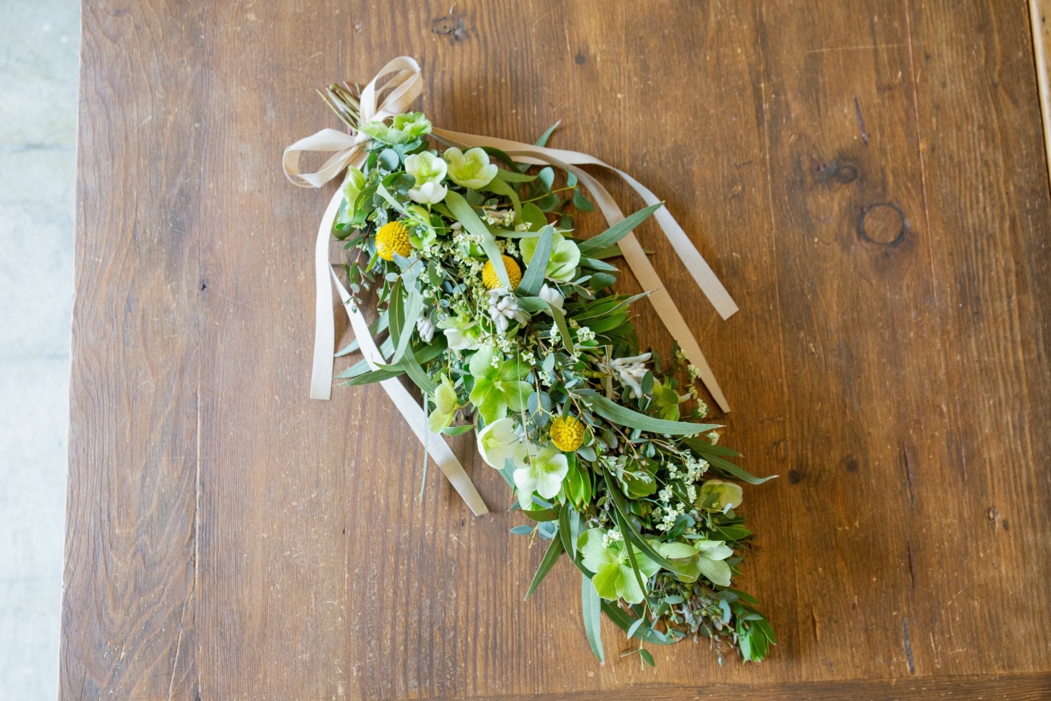 季節のおまかせガーランドをオーダーするならFlower&Plants tette │ 「手から手へ、想いを運ぶフラワーショップ」【板橋駅徒歩4分】【熟練フローリスト夫婦が運営】【最短2営業日で発送】【24時間365日注文OK】【ギフトは3300円〜】フラワーギフトを手から手へ、想いを込めたブーケやアレンジメントで大切な人に感謝と愛情を。シーンや用途に合わせて選びやすい豊富な種