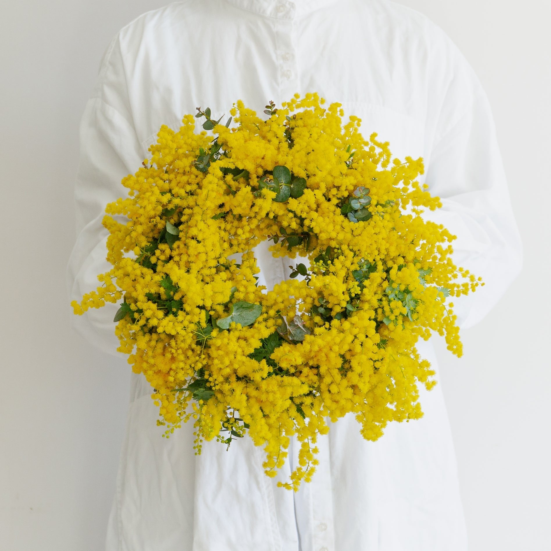 ミモザのギフトをオーダーするならFlower&Plants tette │ 「手から手へ、想いを運ぶフラワーショップ」【板橋駅徒歩4分】【熟練フローリスト夫婦が運営】【最短2営業日で発送】【24時間365日注文OK】【ギフトは3300円〜】フラワーギフトを手から手へ、想いを込めたブーケやアレンジメントで大切な人に感謝と愛情を。シーンや用途に合わせて選びやすい豊富な種