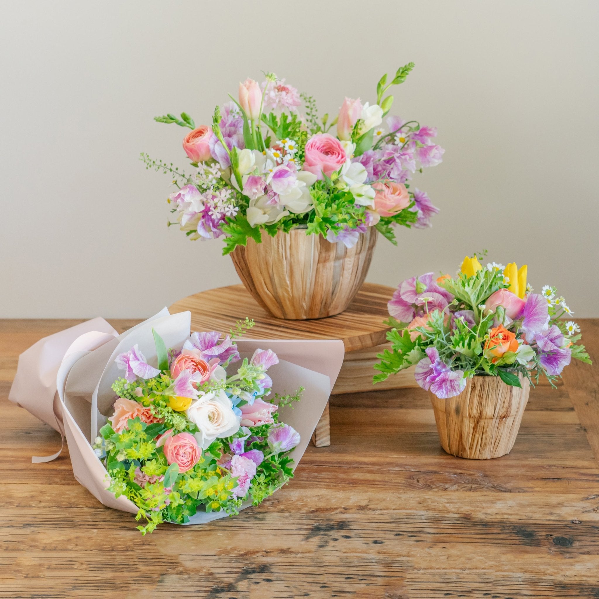 春のミックスギフトをオーダーするならFlower&Plants tette │ 「手から手へ、想いを運ぶフラワーショップ」【板橋駅徒歩4分】【熟練フローリスト夫婦が運営】【最短2営業日で発送】【24時間365日注文OK】【ギフトは3300円〜】フラワーギフトを手から手へ、想いを込めたブーケやアレンジメントで大切な人に感謝と愛情を。シーンや用途に合わせて選びやすい豊富な種