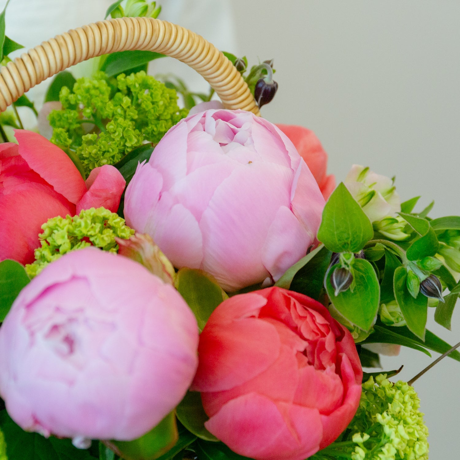 芍薬のギフトをオーダーするならFlower&Plants tette │ 「手から手へ、想いを運ぶフラワーショップ」【板橋駅徒歩4分】【熟練フローリスト夫婦が運営】【最短2営業日で発送】【24時間365日注文OK】【ギフトは3300円〜】フラワーギフトを手から手へ、想いを込めたブーケやアレンジメントで大切な人に感謝と愛情を。シーンや用途に合わせて選びやすい豊富な種