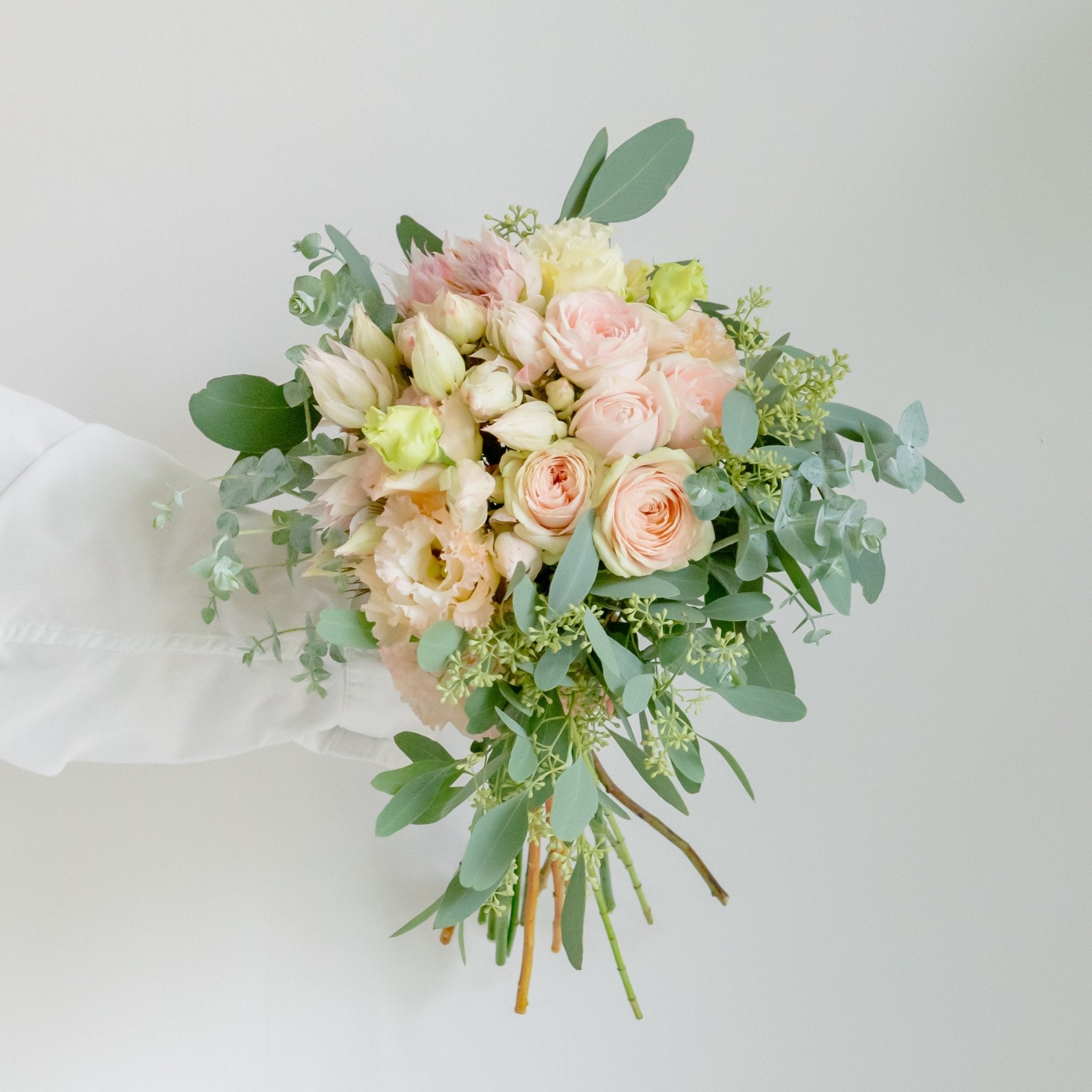 セルリアのギフトをオーダーするならFlower&Plants tette │ 「手から手へ、想いを運ぶフラワーショップ」【板橋駅徒歩4分】【熟練フローリスト夫婦が運営】【最短2営業日で発送】【24時間365日注文OK】【ギフトは3300円〜】フラワーギフトを手から手へ、想いを込めたブーケやアレンジメントで大切な人に感謝と愛情を。シーンや用途に合わせて選びやすい豊富な種