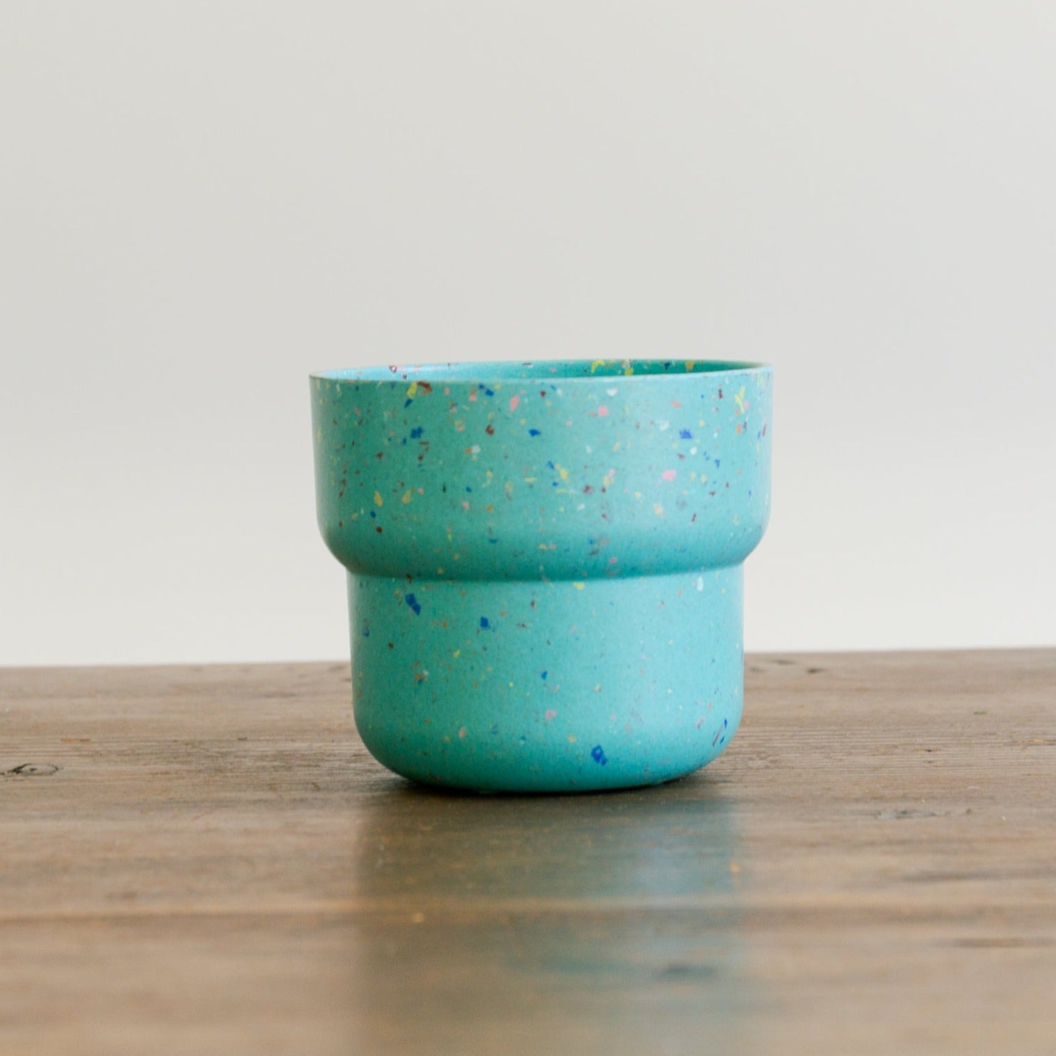 エコチップペインターポットをオーダーするならFlower&Plants tette │ 「手から手へ、想いを運ぶフラワーショップ」【板橋駅徒歩4分】【熟練フローリスト夫婦が運営】【最短2営業日で発送】【24時間365日注文OK】【ギフトは3300円〜】フラワーギフトを手から手へ、想いを込めたブーケやアレンジメントで大切な人に感謝と愛情を。シーンや用途に合わせて選びやすい豊富な種