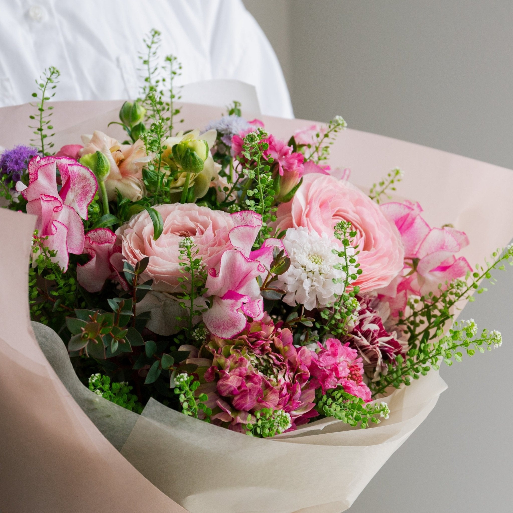 ラナンキュラスのギフトをオーダーするならFlower&Plants tette │ 「手から手へ、想いを運ぶフラワーショップ」【板橋駅徒歩4分】【熟練フローリスト夫婦が運営】【最短2営業日で発送】【24時間365日注文OK】【ギフトは3300円〜】フラワーギフトを手から手へ、想いを込めたブーケやアレンジメントで大切な人に感謝と愛情を。シーンや用途に合わせて選びやすい豊富な種