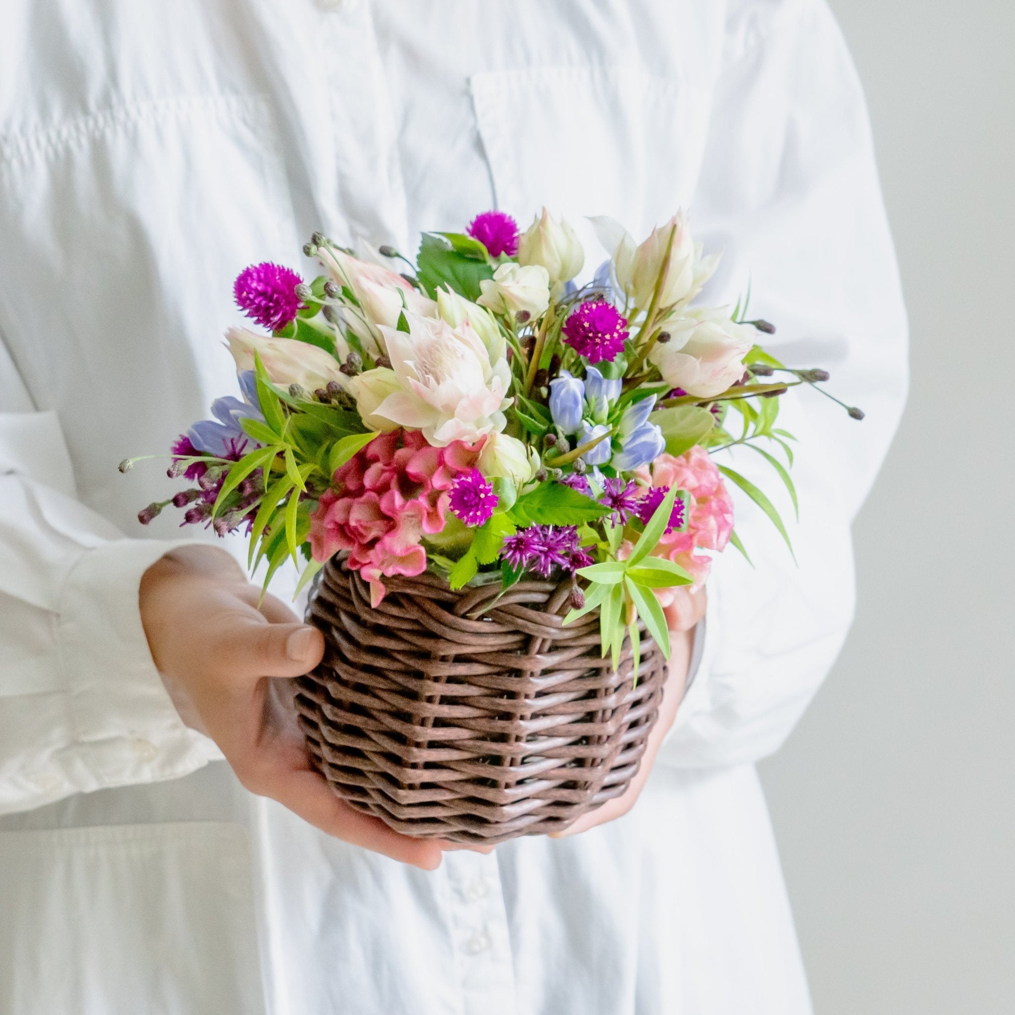 セルリアのギフトをオーダーするならFlower&Plants tette │ 「手から手へ、想いを運ぶフラワーショップ」【板橋駅徒歩4分】【熟練フローリスト夫婦が運営】【最短2営業日で発送】【24時間365日注文OK】【ギフトは3300円〜】フラワーギフトを手から手へ、想いを込めたブーケやアレンジメントで大切な人に感謝と愛情を。シーンや用途に合わせて選びやすい豊富な種