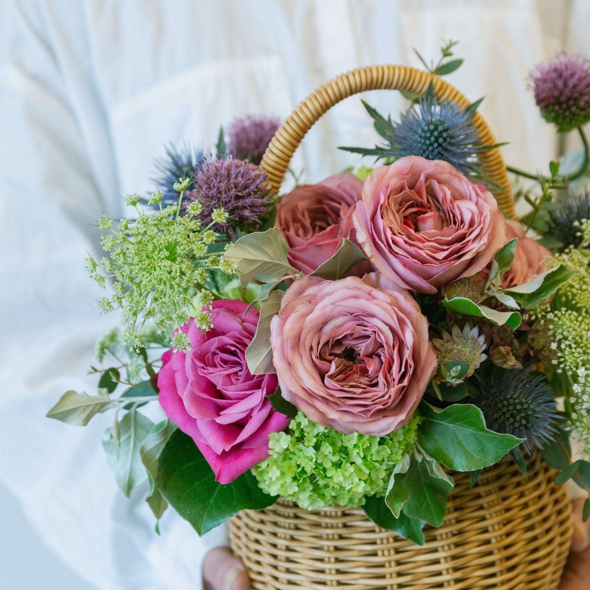 バラのギフトをオーダーするならFlower&Plants tette │ 「手から手へ、想いを運ぶフラワーショップ」【板橋駅徒歩4分】【熟練フローリスト夫婦が運営】【最短2営業日で発送】【24時間365日注文OK】【ギフトは3300円〜】フラワーギフトを手から手へ、想いを込めたブーケやアレンジメントで大切な人に感謝と愛情を。シーンや用途に合わせて選びやすい豊富な種