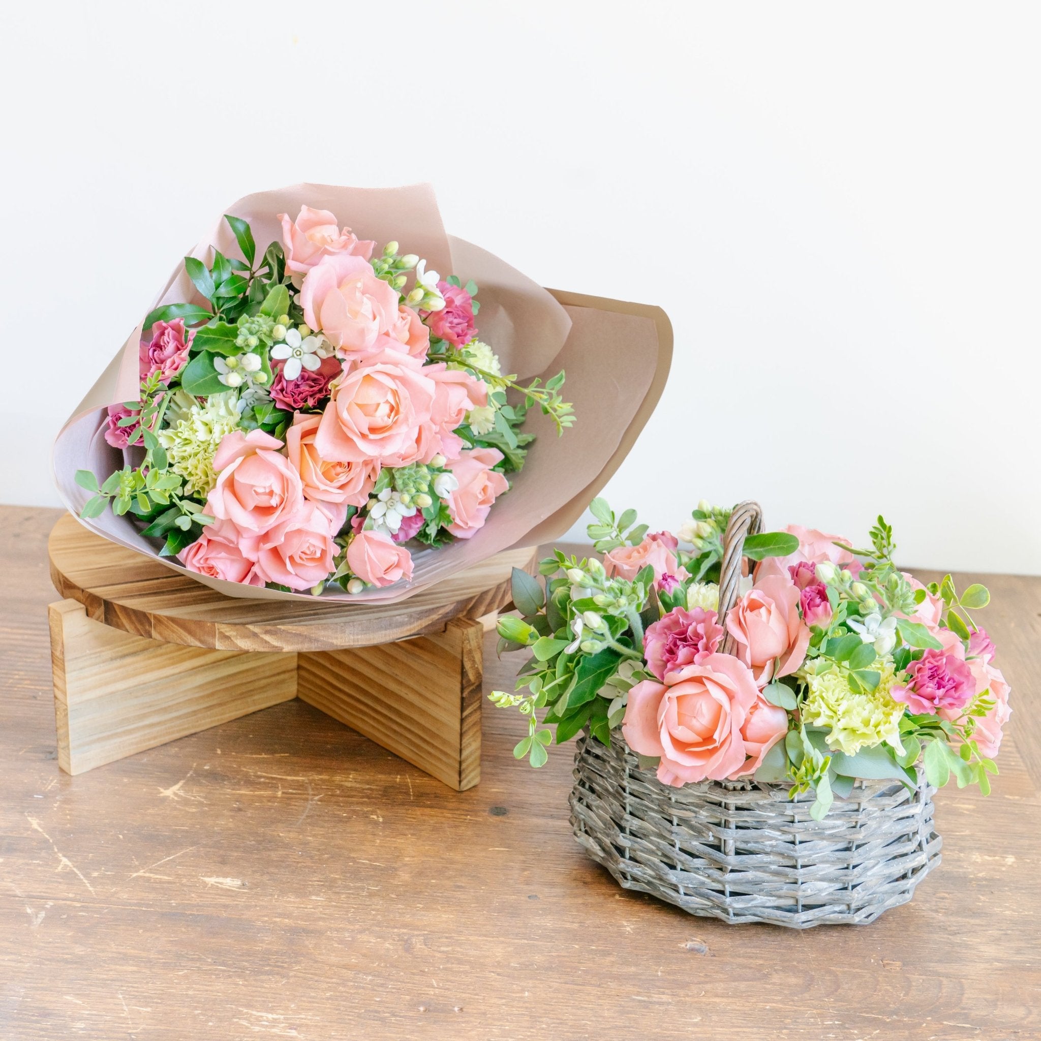 母の日 バラのギフトをオーダーするならFlower&Plants tette │ 「手から手へ、想いを運ぶフラワーショップ」【板橋駅徒歩4分】【熟練フローリスト夫婦が運営】【最短2営業日で発送】【24時間365日注文OK】【ギフトは3300円〜】フラワーギフトを手から手へ、想いを込めたブーケやアレンジメントで大切な人に感謝と愛情を。シーンや用途に合わせて選びやすい豊富な種