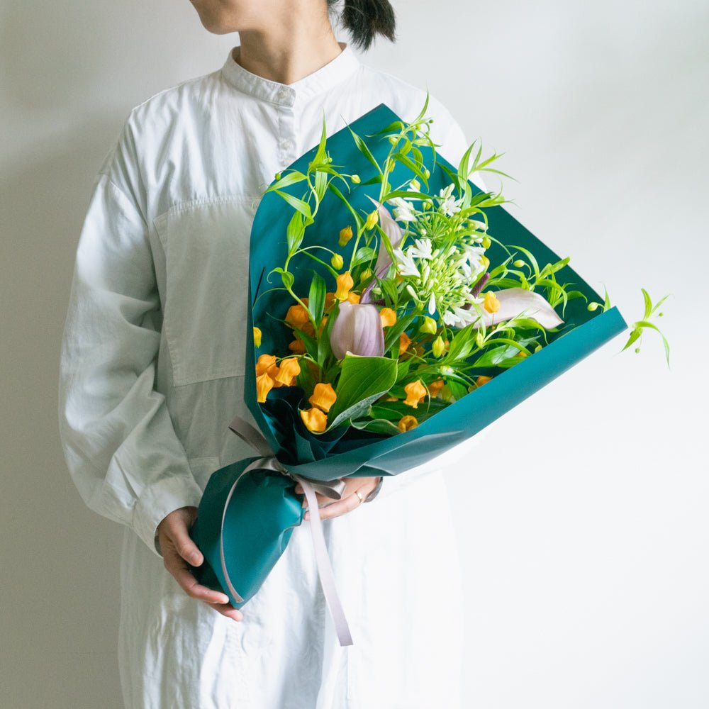 サンダーソニアのギフトをオーダーするならFlower&Plants tette │ 「手から手へ、想いを運ぶフラワーショップ」【板橋駅徒歩4分】【熟練フローリスト夫婦が運営】【最短2営業日で発送】【24時間365日注文OK】【ギフトは3300円〜】フラワーギフトを手から手へ、想いを込めたブーケやアレンジメントで大切な人に感謝と愛情を。シーンや用途に合わせて選びやすい豊富な種