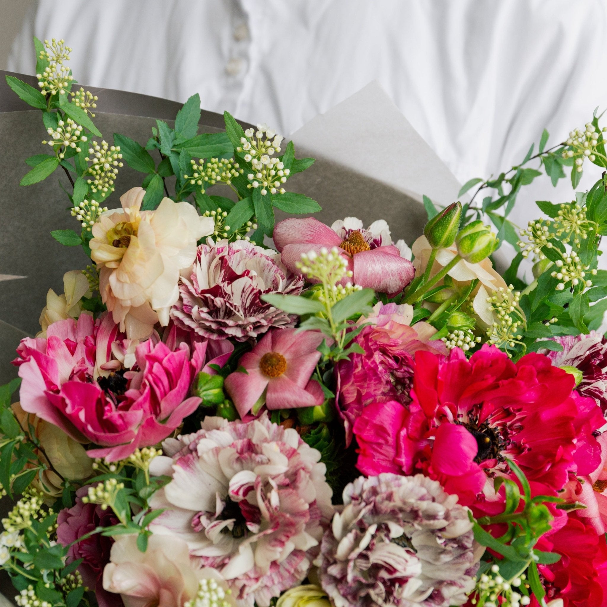 ラナンキュラスのギフトをオーダーするならFlower&Plants tette │ 「手から手へ、想いを運ぶフラワーショップ」【板橋駅徒歩4分】【熟練フローリスト夫婦が運営】【最短2営業日で発送】【24時間365日注文OK】【ギフトは3300円〜】フラワーギフトを手から手へ、想いを込めたブーケやアレンジメントで大切な人に感謝と愛情を。シーンや用途に合わせて選びやすい豊富な種