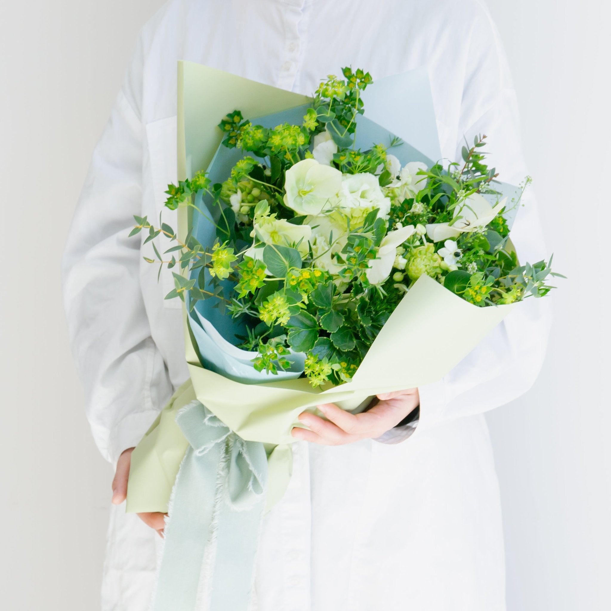 クリスマスローズのギフトをオーダーするならFlower&Plants tette │ 「手から手へ、想いを運ぶフラワーショップ」【板橋駅徒歩4分】【熟練フローリスト夫婦が運営】【最短2営業日で発送】【24時間365日注文OK】【ギフトは3300円〜】フラワーギフトを手から手へ、想いを込めたブーケやアレンジメントで大切な人に感謝と愛情を。シーンや用途に合わせて選びやすい豊富な種