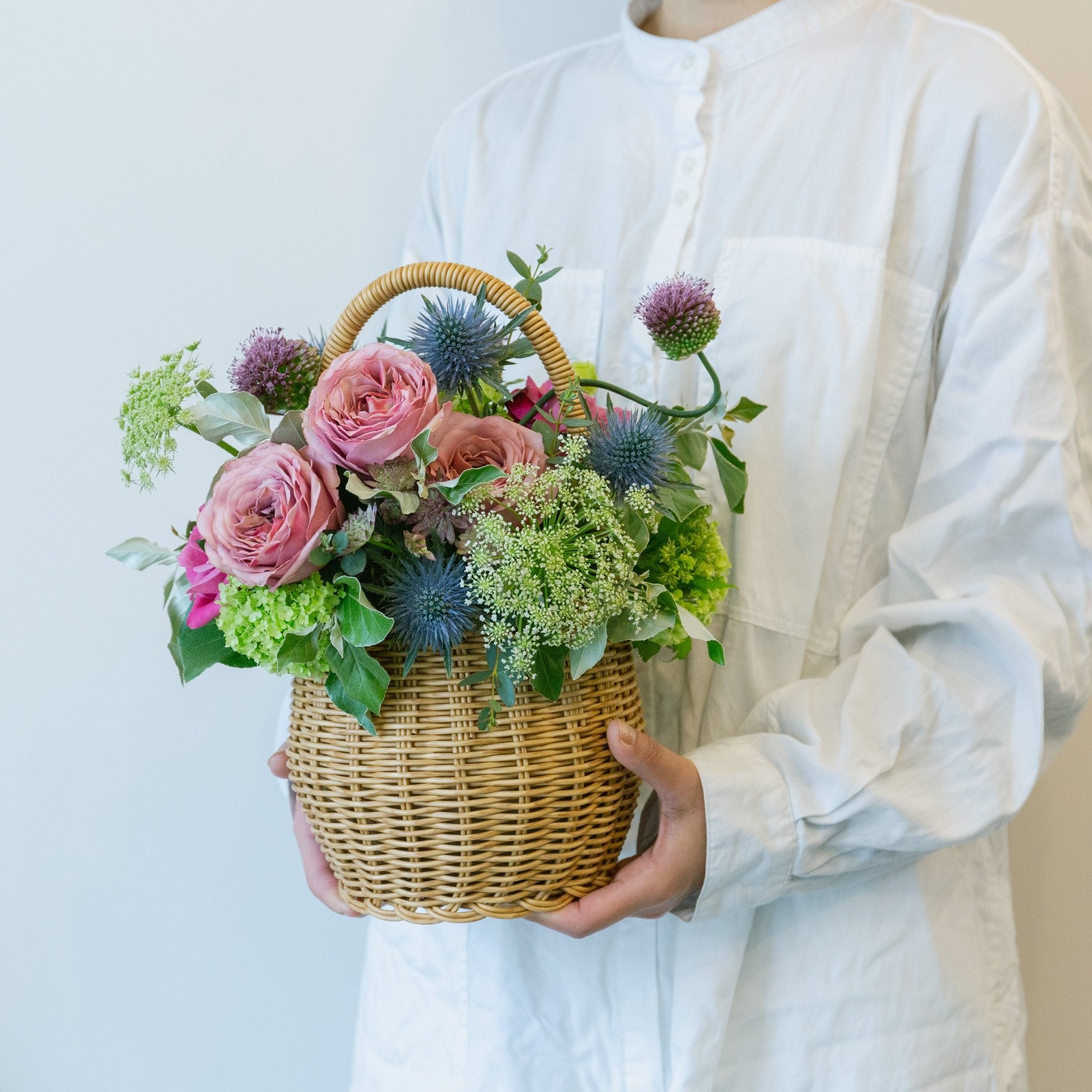 バラのギフトをオーダーするならFlower&Plants tette │ 「手から手へ、想いを運ぶフラワーショップ」【板橋駅徒歩4分】【熟練フローリスト夫婦が運営】【最短2営業日で発送】【24時間365日注文OK】【ギフトは3300円〜】フラワーギフトを手から手へ、想いを込めたブーケやアレンジメントで大切な人に感謝と愛情を。シーンや用途に合わせて選びやすい豊富な種