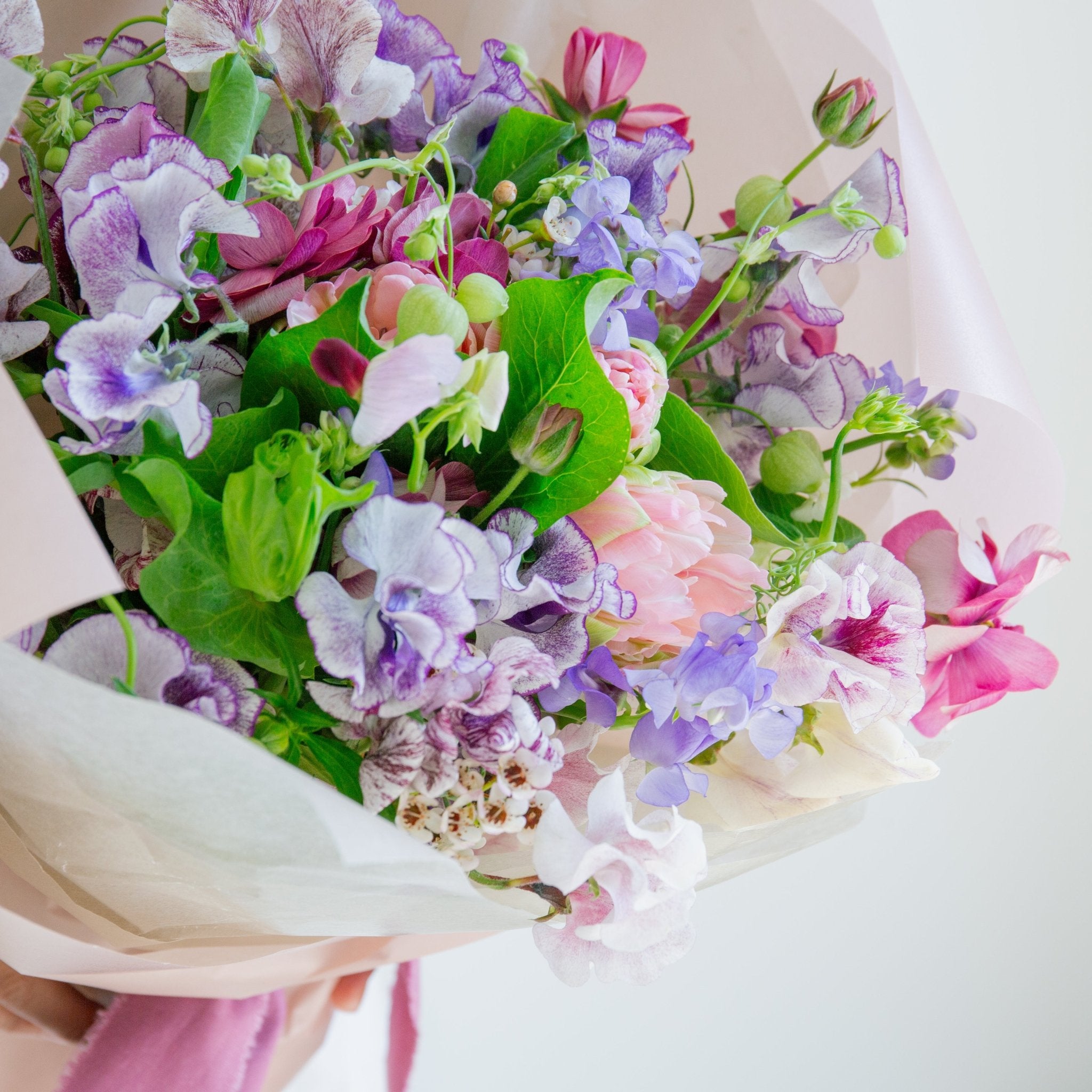 スイートピーのギフトをオーダーするならFlower&Plants tette │ 「手から手へ、想いを運ぶフラワーショップ」【板橋駅徒歩4分】【熟練フローリスト夫婦が運営】【最短2営業日で発送】【24時間365日注文OK】【ギフトは3300円〜】フラワーギフトを手から手へ、想いを込めたブーケやアレンジメントで大切な人に感謝と愛情を。シーンや用途に合わせて選びやすい豊富な種