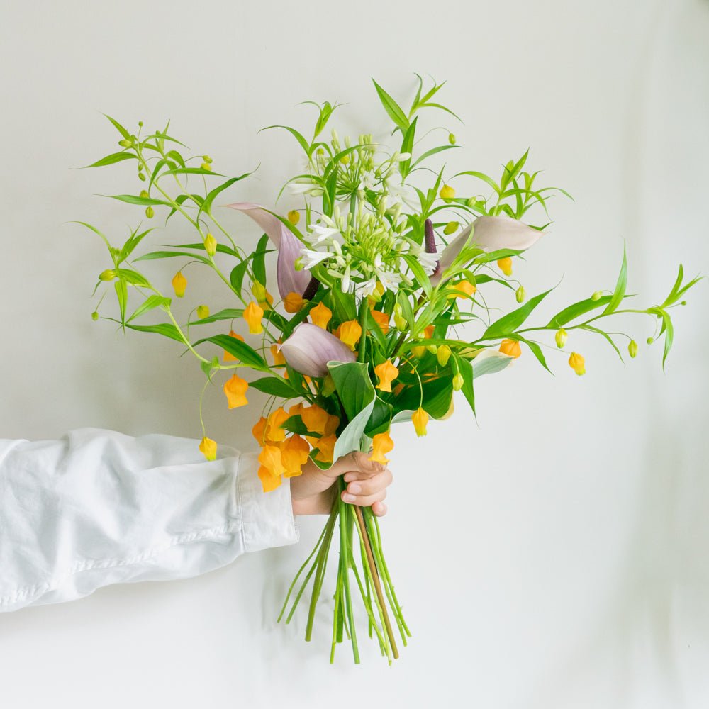 サンダーソニアのギフトをオーダーするならFlower&Plants tette │ 「手から手へ、想いを運ぶフラワーショップ」【板橋駅徒歩4分】【熟練フローリスト夫婦が運営】【最短2営業日で発送】【24時間365日注文OK】【ギフトは3300円〜】フラワーギフトを手から手へ、想いを込めたブーケやアレンジメントで大切な人に感謝と愛情を。シーンや用途に合わせて選びやすい豊富な種