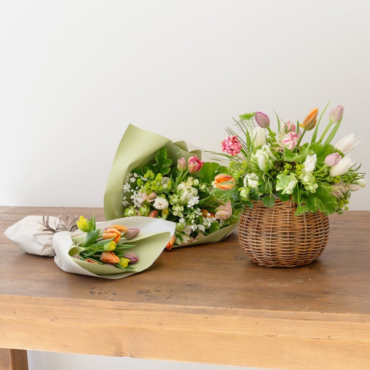 チューリップのギフトをオーダーするならFlower&Plants tette │ 「手から手へ、想いを運ぶフラワーショップ」【板橋駅徒歩4分】【熟練フローリスト夫婦が運営】【最短2営業日で発送】【24時間365日注文OK】【ギフトは3300円〜】フラワーギフトを手から手へ、想いを込めたブーケやアレンジメントで大切な人に感謝と愛情を。シーンや用途に合わせて選びやすい豊富な種