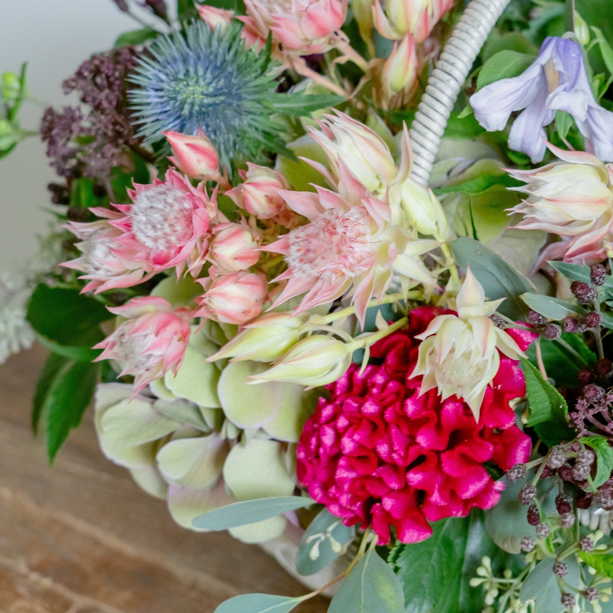 セルリアのギフトをオーダーするならFlower&Plants tette │ 「手から手へ、想いを運ぶフラワーショップ」【板橋駅徒歩4分】【熟練フローリスト夫婦が運営】【最短2営業日で発送】【24時間365日注文OK】【ギフトは3300円〜】フラワーギフトを手から手へ、想いを込めたブーケやアレンジメントで大切な人に感謝と愛情を。シーンや用途に合わせて選びやすい豊富な種