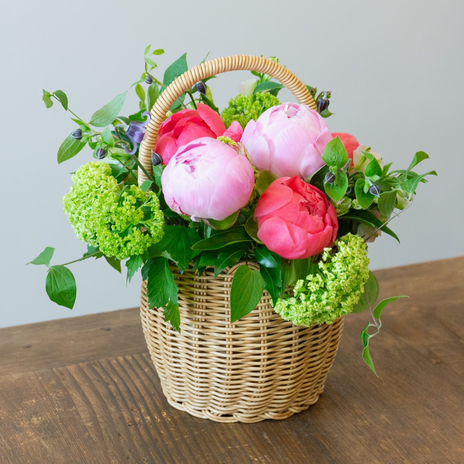 芍薬のギフトをオーダーするならFlower&Plants tette │ 「手から手へ、想いを運ぶフラワーショップ」【板橋駅徒歩4分】【熟練フローリスト夫婦が運営】【最短2営業日で発送】【24時間365日注文OK】【ギフトは3300円〜】フラワーギフトを手から手へ、想いを込めたブーケやアレンジメントで大切な人に感謝と愛情を。シーンや用途に合わせて選びやすい豊富な種