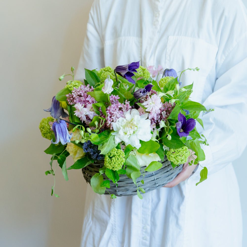 クレマチスのギフトをオーダーするならFlower&Plants tette │ 「手から手へ、想いを運ぶフラワーショップ」【板橋駅徒歩4分】【熟練フローリスト夫婦が運営】【最短2営業日で発送】【24時間365日注文OK】【ギフトは3300円〜】フラワーギフトを手から手へ、想いを込めたブーケやアレンジメントで大切な人に感謝と愛情を。シーンや用途に合わせて選びやすい豊富な種