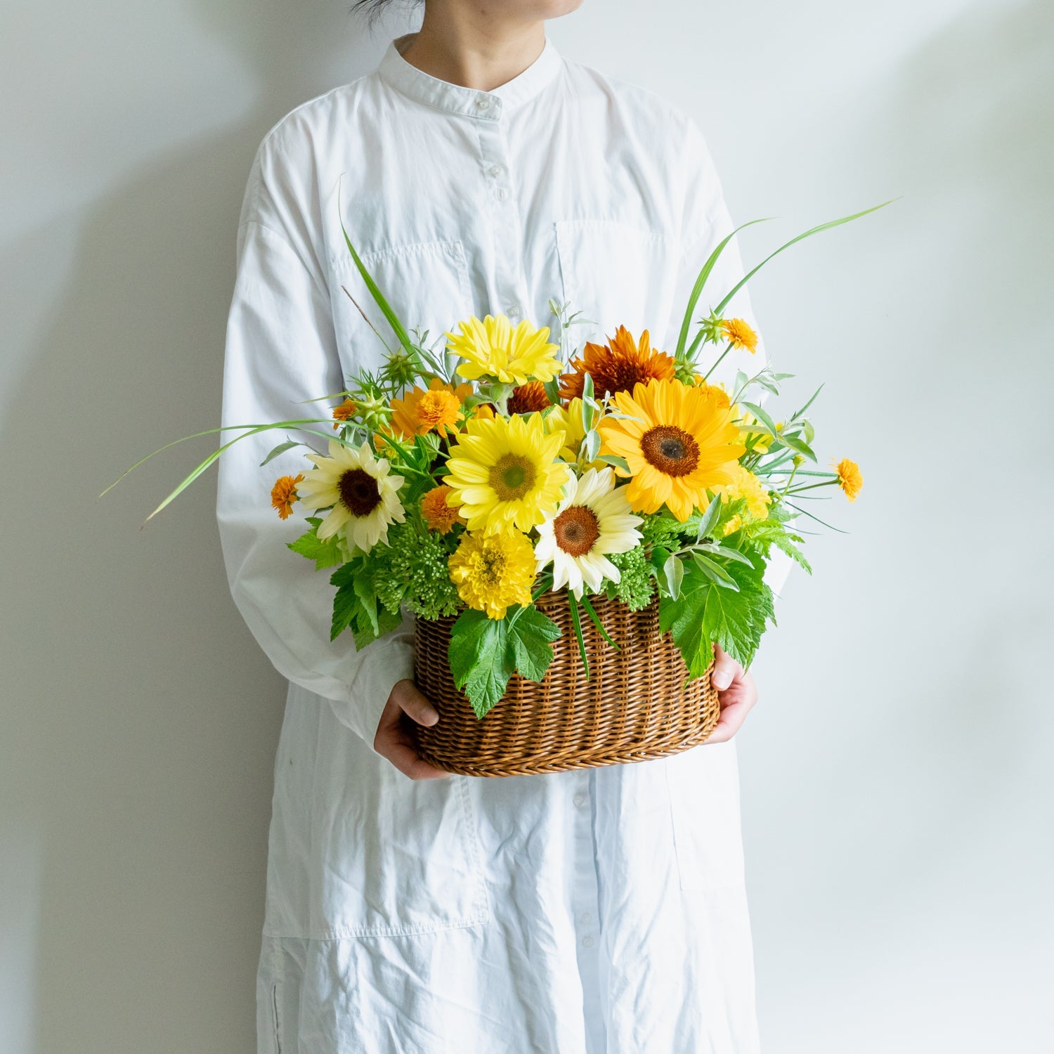 ひまわりのギフトをオーダーするならFlower&Plants tette │ 「手から手へ、想いを運ぶフラワーショップ」【板橋駅徒歩4分】【熟練フローリスト夫婦が運営】【最短2営業日で発送】【24時間365日注文OK】【ギフトは3300円〜】フラワーギフトを手から手へ、想いを込めたブーケやアレンジメントで大切な人に感謝と愛情を。シーンや用途に合わせて選びやすい豊富な種