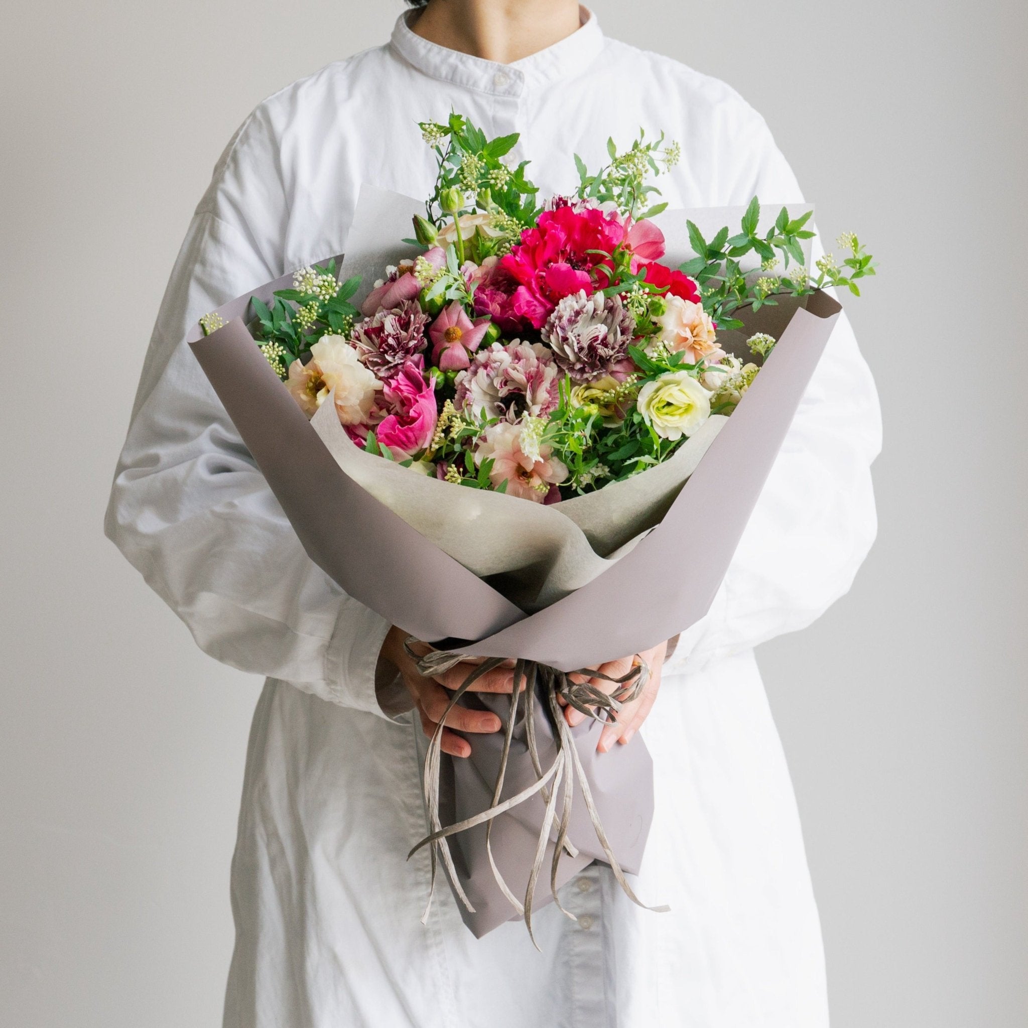 ラナンキュラスのギフトをオーダーするならFlower&Plants tette │ 「手から手へ、想いを運ぶフラワーショップ」【板橋駅徒歩4分】【熟練フローリスト夫婦が運営】【最短2営業日で発送】【24時間365日注文OK】【ギフトは3300円〜】フラワーギフトを手から手へ、想いを込めたブーケやアレンジメントで大切な人に感謝と愛情を。シーンや用途に合わせて選びやすい豊富な種