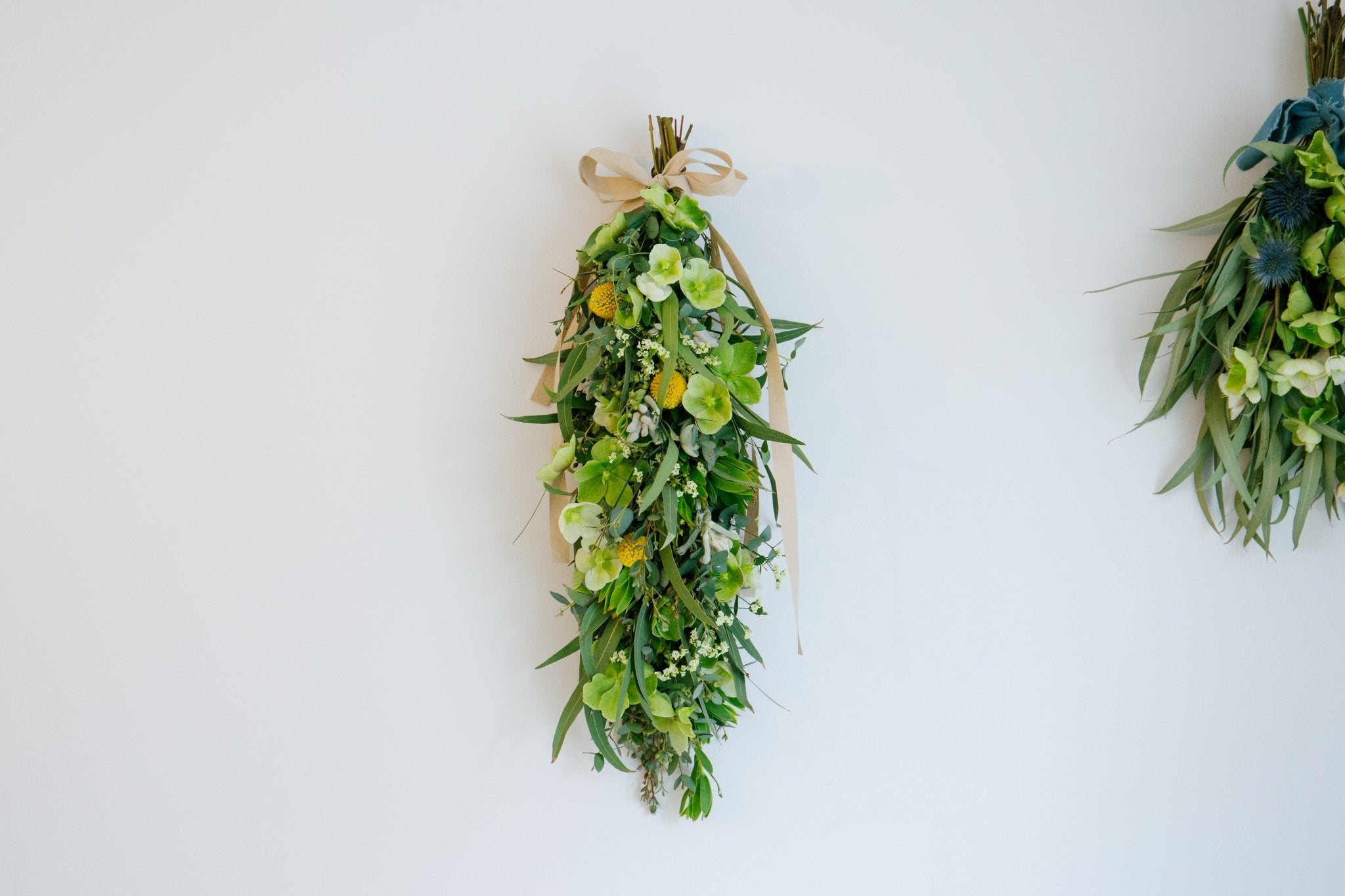 季節のおまかせガーランドをオーダーするならFlower&Plants tette │ 「手から手へ、想いを運ぶフラワーショップ」【板橋駅徒歩4分】【熟練フローリスト夫婦が運営】【最短2営業日で発送】【24時間365日注文OK】【ギフトは3300円〜】フラワーギフトを手から手へ、想いを込めたブーケやアレンジメントで大切な人に感謝と愛情を。シーンや用途に合わせて選びやすい豊富な種