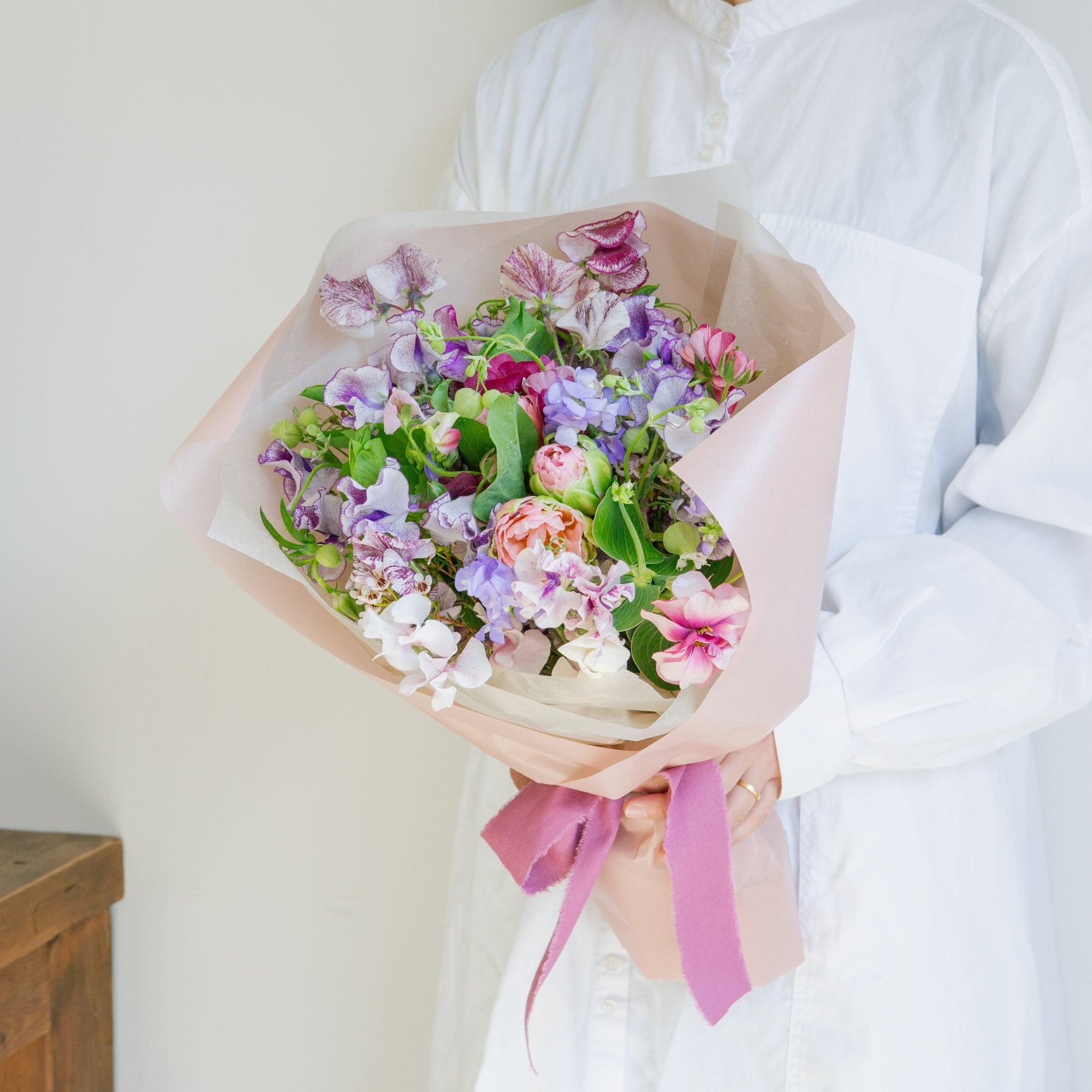 スイートピーのギフトをオーダーするならFlower&Plants tette │ 「手から手へ、想いを運ぶフラワーショップ」【板橋駅徒歩4分】【熟練フローリスト夫婦が運営】【最短2営業日で発送】【24時間365日注文OK】【ギフトは3300円〜】フラワーギフトを手から手へ、想いを込めたブーケやアレンジメントで大切な人に感謝と愛情を。シーンや用途に合わせて選びやすい豊富な種