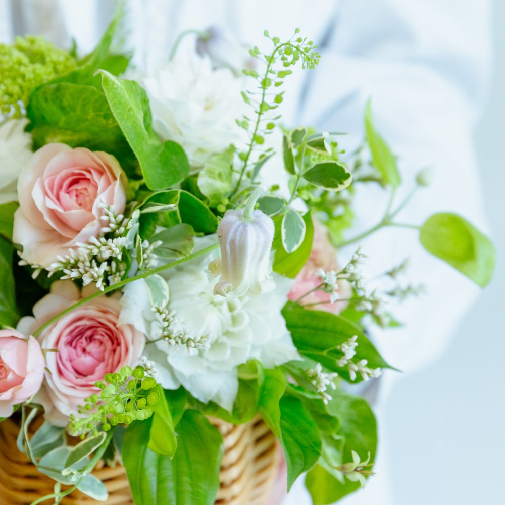 クレマチスのギフトをオーダーするならFlower&Plants tette │ 「手から手へ、想いを運ぶフラワーショップ」【板橋駅徒歩4分】【熟練フローリスト夫婦が運営】【最短2営業日で発送】【24時間365日注文OK】【ギフトは3300円〜】フラワーギフトを手から手へ、想いを込めたブーケやアレンジメントで大切な人に感謝と愛情を。シーンや用途に合わせて選びやすい豊富な種