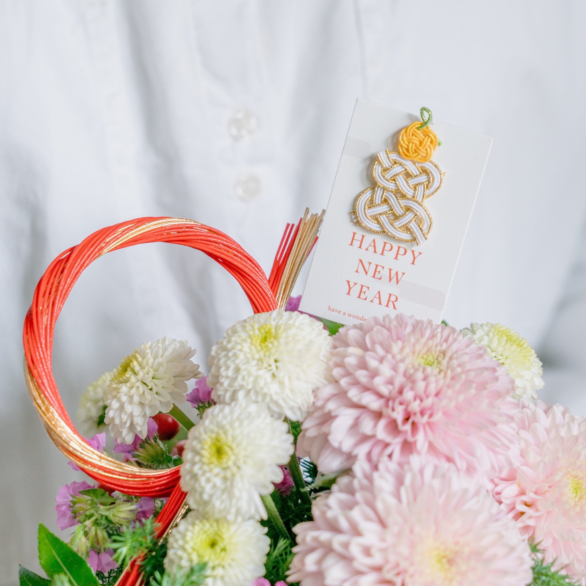 お正月のギフトをオーダーするならFlower&Plants tette │ 「手から手へ、想いを運ぶフラワーショップ」【板橋駅徒歩4分】【熟練フローリスト夫婦が運営】【最短2営業日で発送】【24時間365日注文OK】【ギフトは3300円〜】フラワーギフトを手から手へ、想いを込めたブーケやアレンジメントで大切な人に感謝と愛情を。シーンや用途に合わせて選びやすい豊富な種