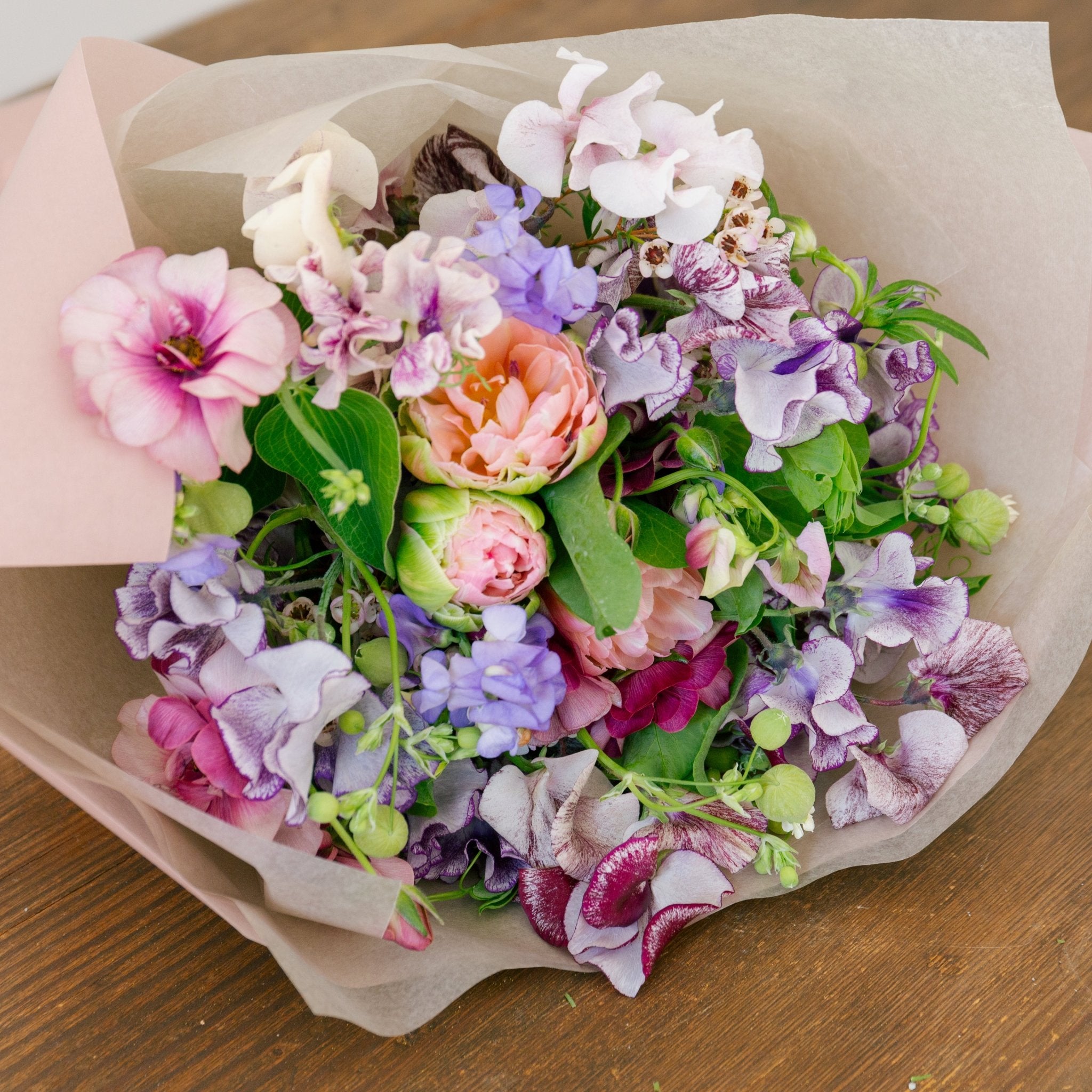 スイートピーのギフトをオーダーするならFlower&Plants tette │ 「手から手へ、想いを運ぶフラワーショップ」【板橋駅徒歩4分】【熟練フローリスト夫婦が運営】【最短2営業日で発送】【24時間365日注文OK】【ギフトは3300円〜】フラワーギフトを手から手へ、想いを込めたブーケやアレンジメントで大切な人に感謝と愛情を。シーンや用途に合わせて選びやすい豊富な種