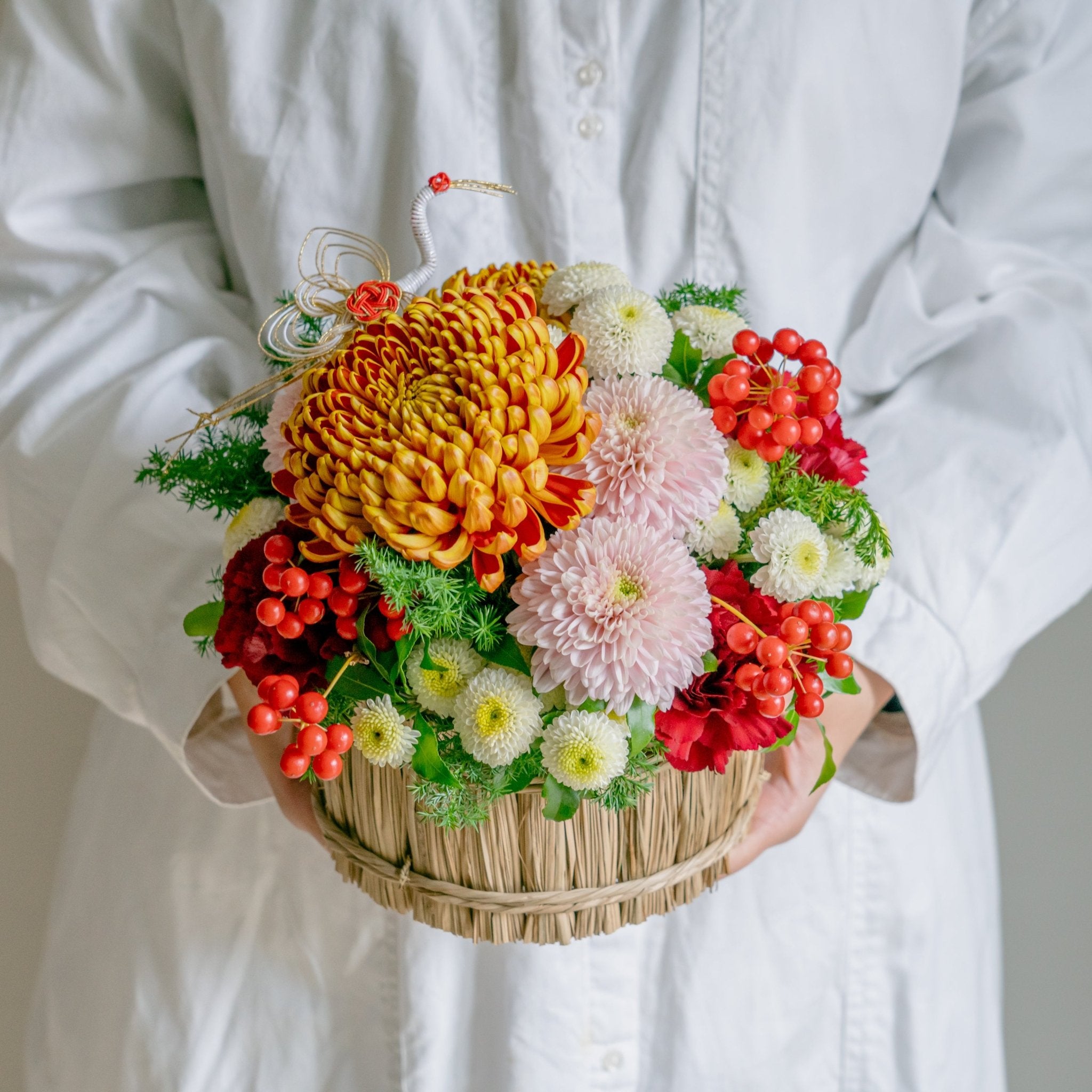 お正月のギフトをオーダーするならFlower&Plants tette │ 「手から手へ、想いを運ぶフラワーショップ」【板橋駅徒歩4分】【熟練フローリスト夫婦が運営】【最短2営業日で発送】【24時間365日注文OK】【ギフトは3300円〜】フラワーギフトを手から手へ、想いを込めたブーケやアレンジメントで大切な人に感謝と愛情を。シーンや用途に合わせて選びやすい豊富な種