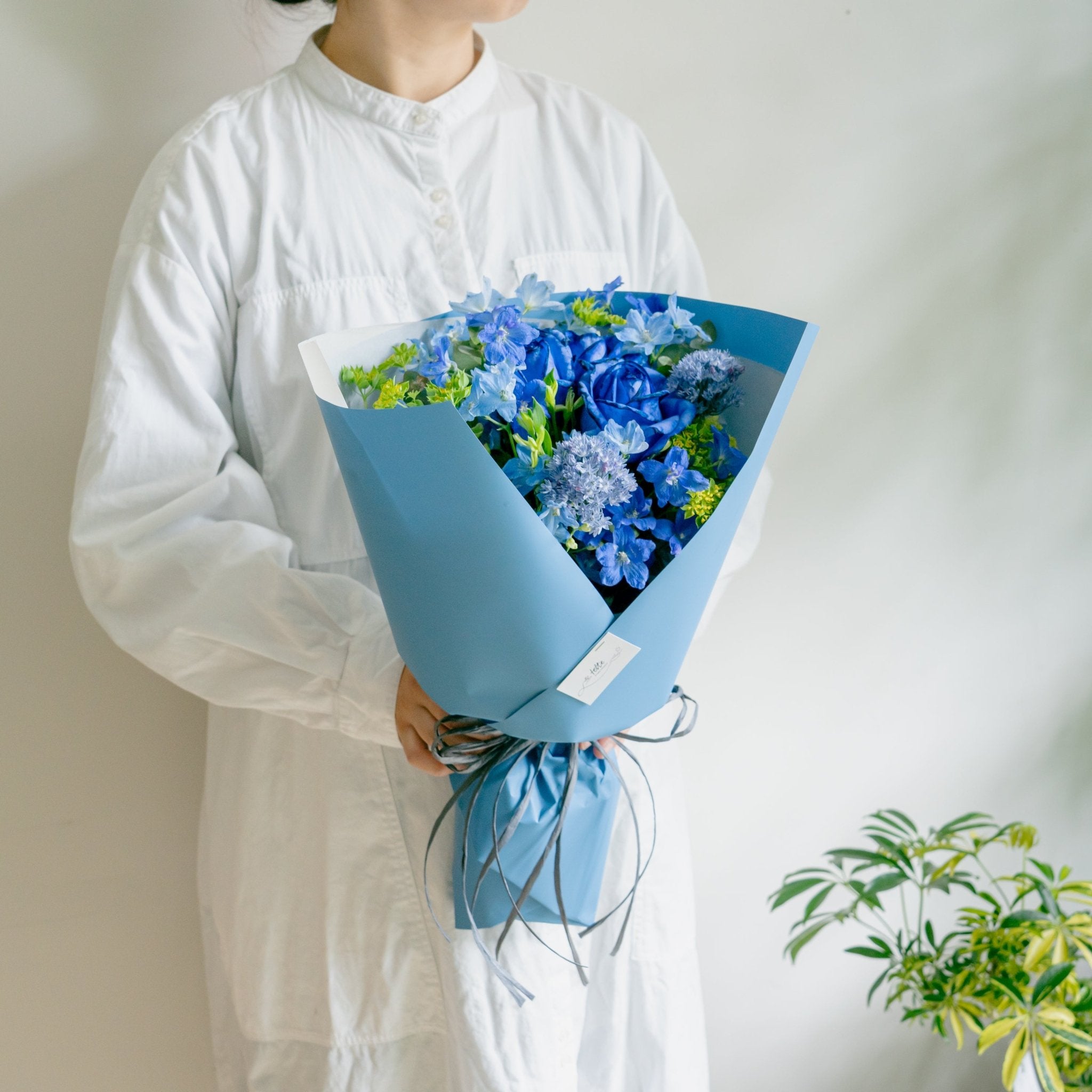 父の日ギフトをオーダーするならFlower&Plants tette │ 「手から手へ、想いを運ぶフラワーショップ」【板橋駅徒歩4分】【熟練フローリスト夫婦が運営】【最短2営業日で発送】【24時間365日注文OK】【ギフトは3300円〜】フラワーギフトを手から手へ、想いを込めたブーケやアレンジメントで大切な人に感謝と愛情を。シーンや用途に合わせて選びやすい豊富な種