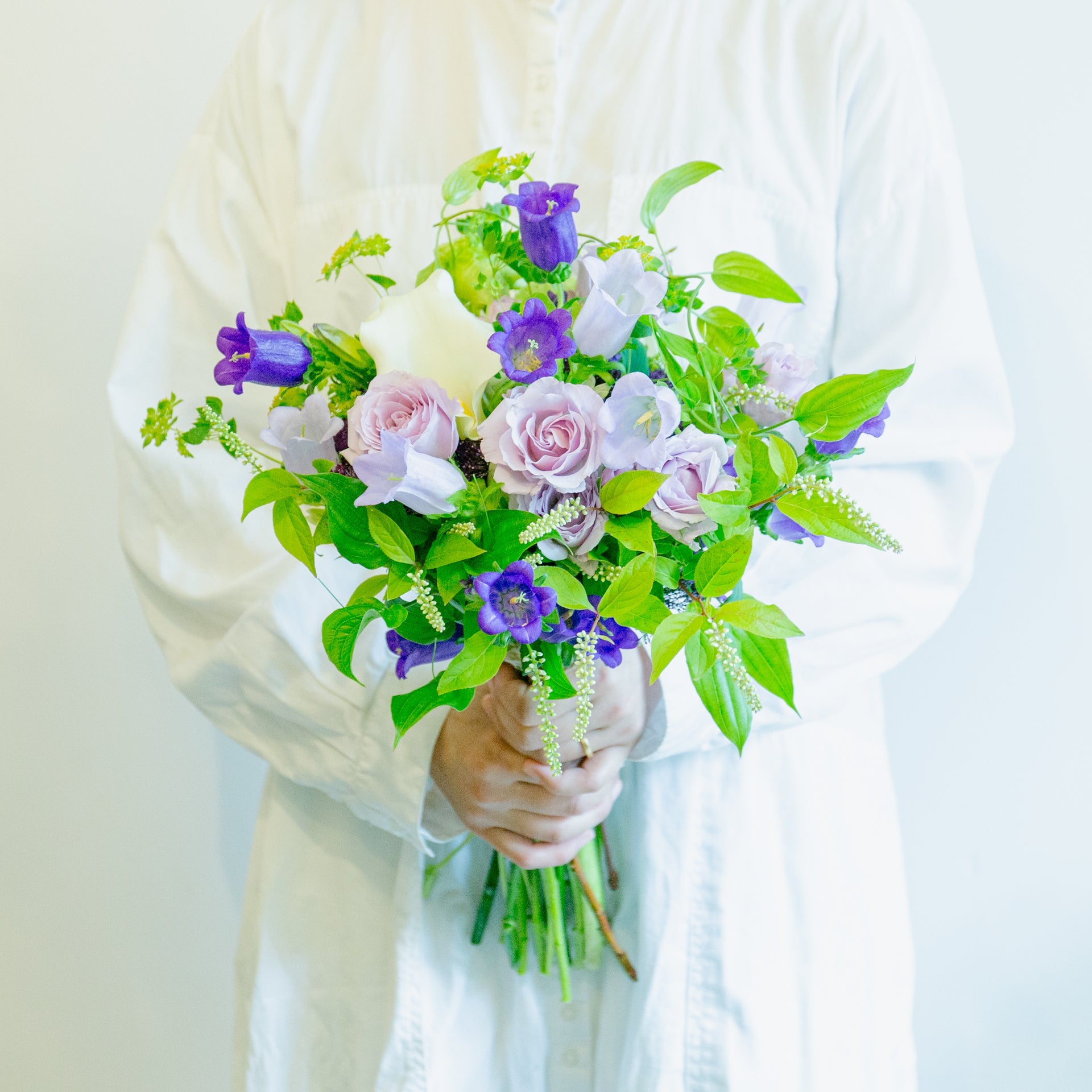 カンパニュラのギフトをオーダーするならFlower&Plants tette │ 「手から手へ、想いを運ぶフラワーショップ」【板橋駅徒歩4分】【熟練フローリスト夫婦が運営】【最短2営業日で発送】【24時間365日注文OK】【ギフトは3300円〜】フラワーギフトを手から手へ、想いを込めたブーケやアレンジメントで大切な人に感謝と愛情を。シーンや用途に合わせて選びやすい豊富な種