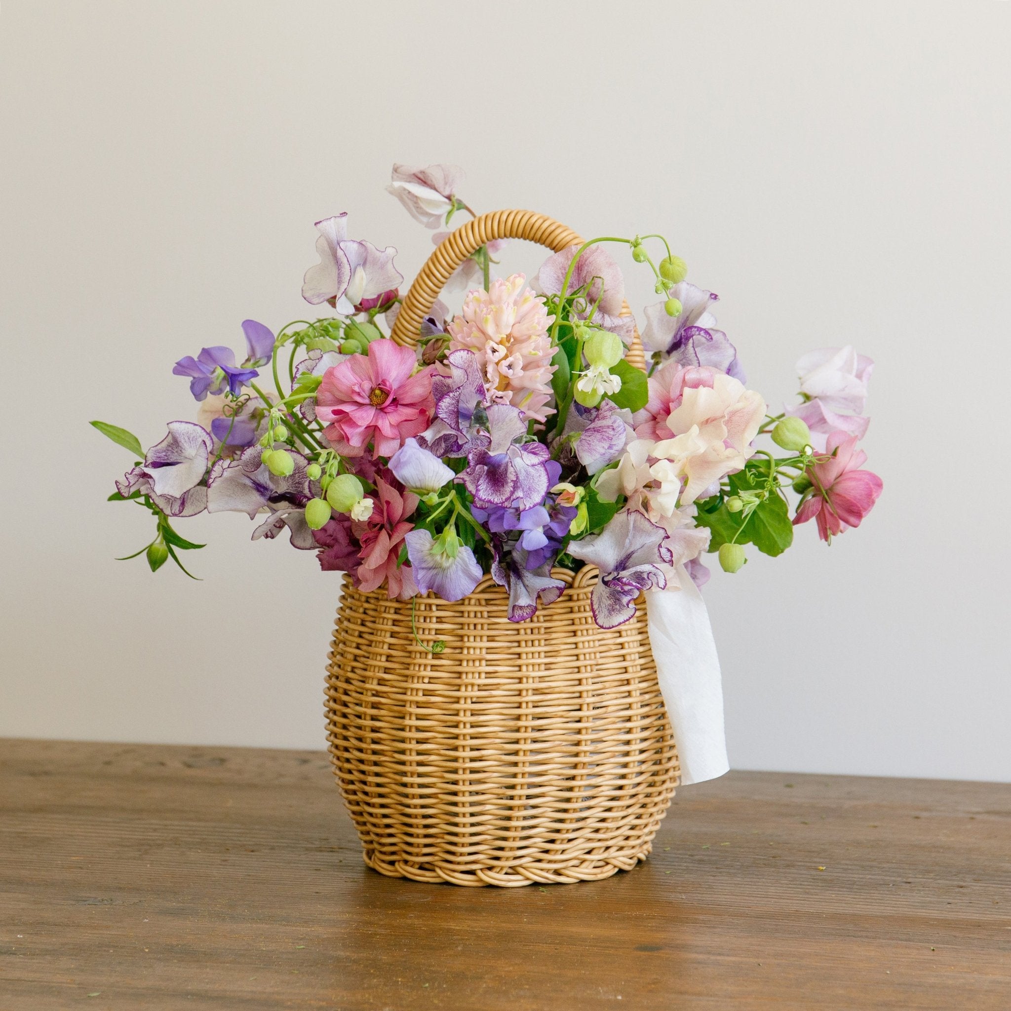 スイートピーのギフトをオーダーするならFlower&Plants tette │ 「手から手へ、想いを運ぶフラワーショップ」【板橋駅徒歩4分】【熟練フローリスト夫婦が運営】【最短2営業日で発送】【24時間365日注文OK】【ギフトは3300円〜】フラワーギフトを手から手へ、想いを込めたブーケやアレンジメントで大切な人に感謝と愛情を。シーンや用途に合わせて選びやすい豊富な種