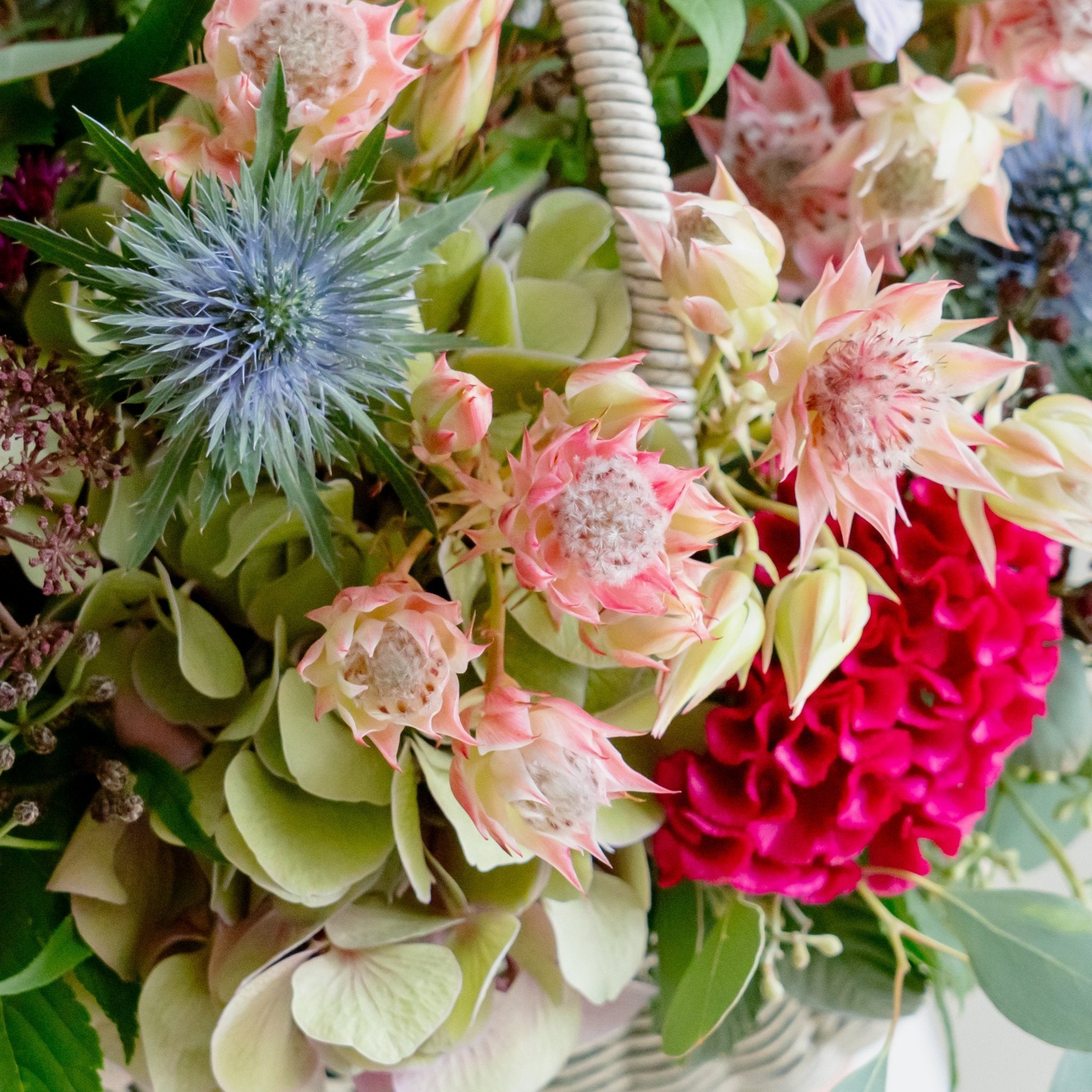 セルリアのギフトをオーダーするならFlower&Plants tette │ 「手から手へ、想いを運ぶフラワーショップ」【板橋駅徒歩4分】【熟練フローリスト夫婦が運営】【最短2営業日で発送】【24時間365日注文OK】【ギフトは3300円〜】フラワーギフトを手から手へ、想いを込めたブーケやアレンジメントで大切な人に感謝と愛情を。シーンや用途に合わせて選びやすい豊富な種