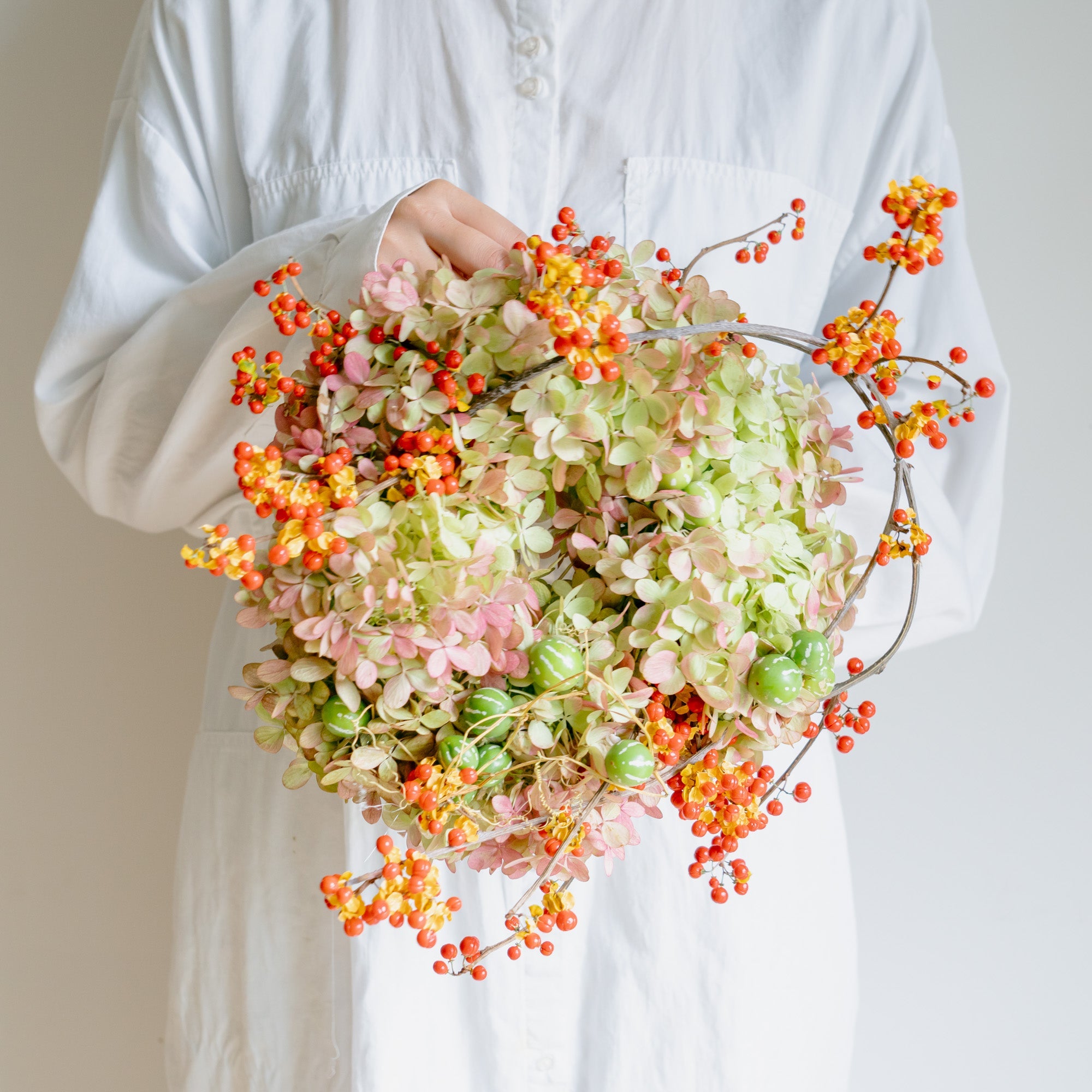 ミナヅキのリースをオーダーするならFlower&Plants tette │ 「手から手へ、想いを運ぶフラワーショップ」【板橋駅徒歩4分】【熟練フローリスト夫婦が運営】【最短2営業日で発送】【24時間365日注文OK】【ギフトは3300円〜】フラワーギフトを手から手へ、想いを込めたブーケやアレンジメントで大切な人に感謝と愛情を。シーンや用途に合わせて選びやすい豊富な種