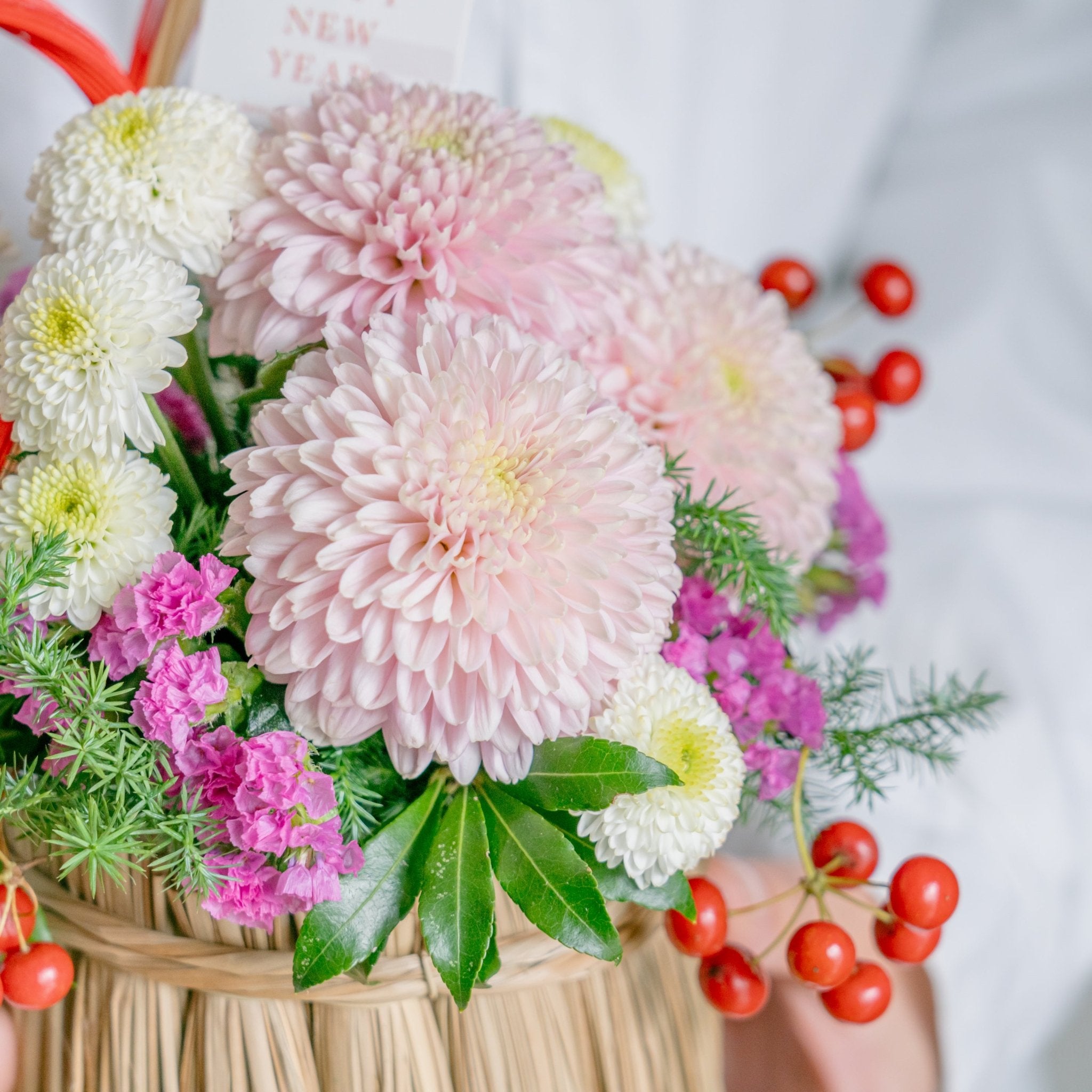 お正月のギフトをオーダーするならFlower&Plants tette │ 「手から手へ、想いを運ぶフラワーショップ」【板橋駅徒歩4分】【熟練フローリスト夫婦が運営】【最短2営業日で発送】【24時間365日注文OK】【ギフトは3300円〜】フラワーギフトを手から手へ、想いを込めたブーケやアレンジメントで大切な人に感謝と愛情を。シーンや用途に合わせて選びやすい豊富な種