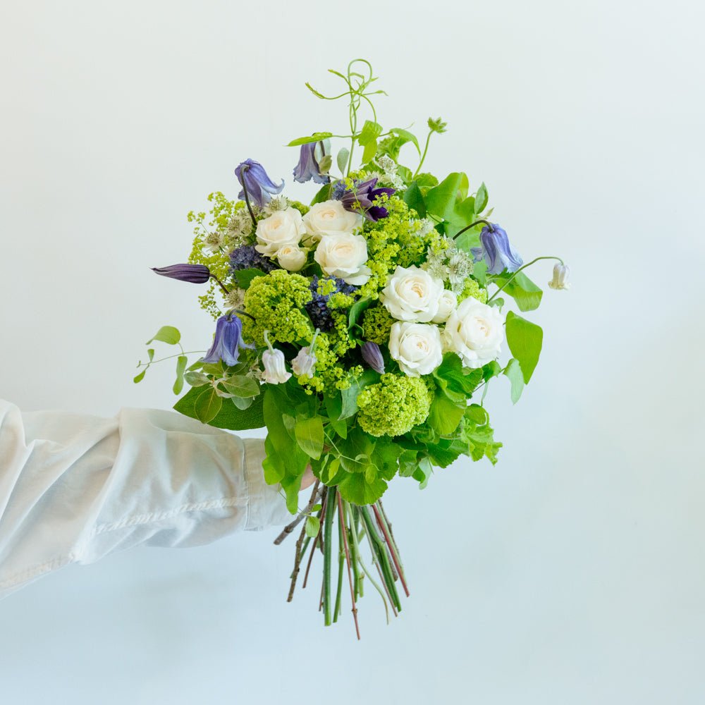 クレマチスのギフトをオーダーするならFlower&Plants tette │ 「手から手へ、想いを運ぶフラワーショップ」【板橋駅徒歩4分】【熟練フローリスト夫婦が運営】【最短2営業日で発送】【24時間365日注文OK】【ギフトは3300円〜】フラワーギフトを手から手へ、想いを込めたブーケやアレンジメントで大切な人に感謝と愛情を。シーンや用途に合わせて選びやすい豊富な種