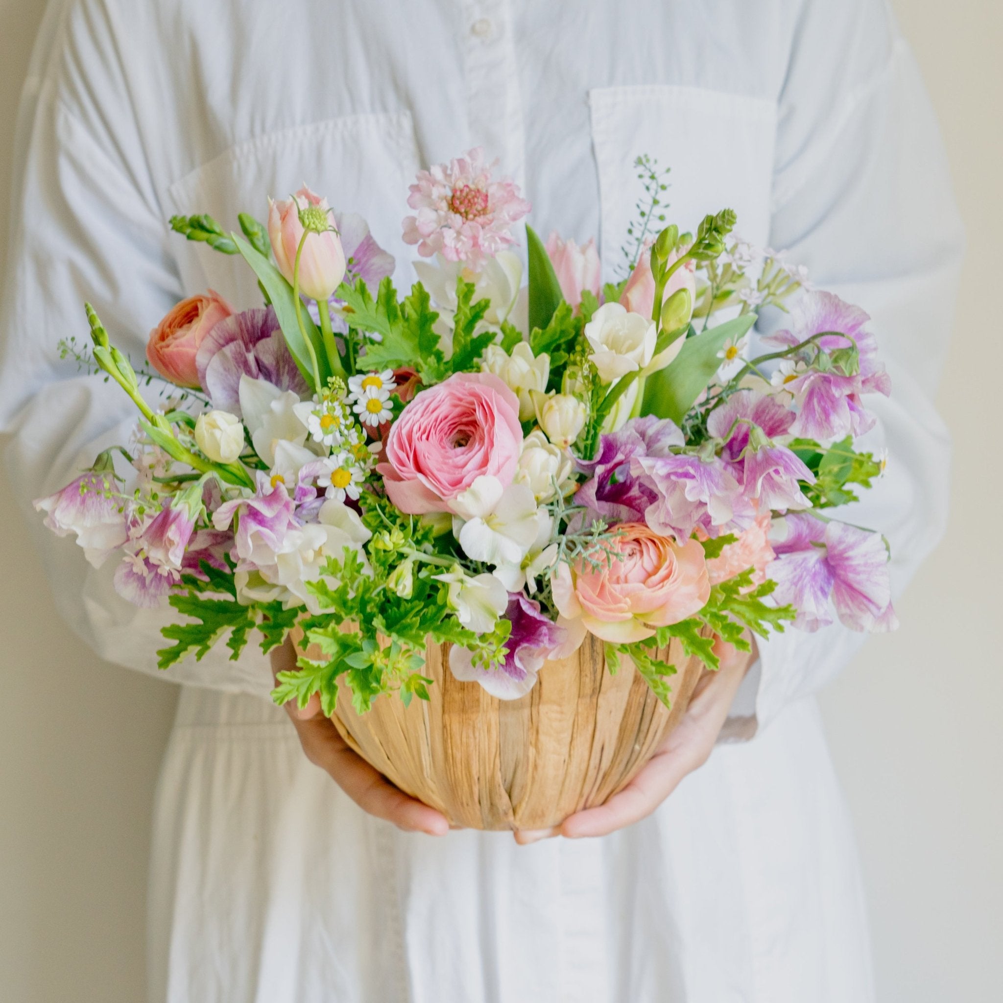 春のミックスギフトをオーダーするならFlower&Plants tette │ 「手から手へ、想いを運ぶフラワーショップ」【板橋駅徒歩4分】【熟練フローリスト夫婦が運営】【最短2営業日で発送】【24時間365日注文OK】【ギフトは3300円〜】フラワーギフトを手から手へ、想いを込めたブーケやアレンジメントで大切な人に感謝と愛情を。シーンや用途に合わせて選びやすい豊富な種