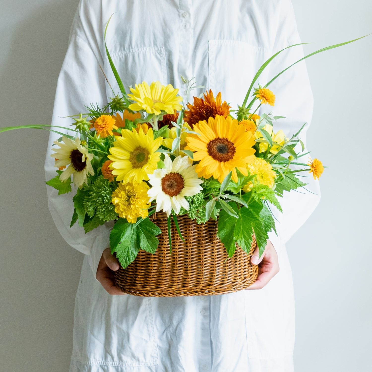 ひまわりのギフトをオーダーするならFlower&Plants tette │ 「手から手へ、想いを運ぶフラワーショップ」【板橋駅徒歩4分】【熟練フローリスト夫婦が運営】【最短2営業日で発送】【24時間365日注文OK】【ギフトは3300円〜】フラワーギフトを手から手へ、想いを込めたブーケやアレンジメントで大切な人に感謝と愛情を。シーンや用途に合わせて選びやすい豊富な種