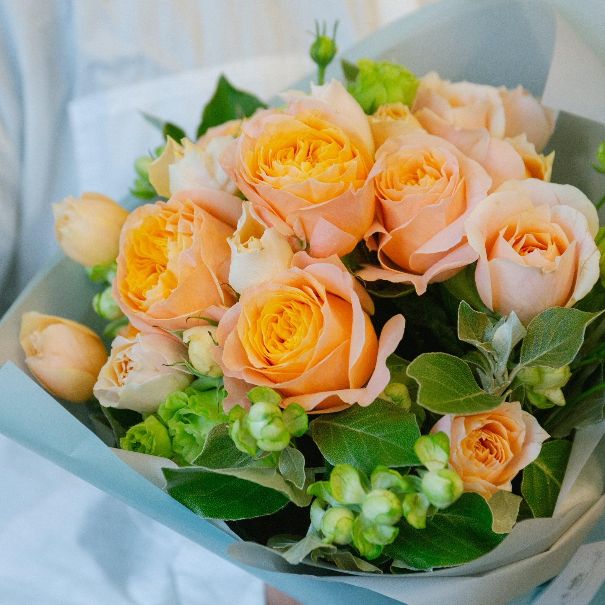 バラのギフトをオーダーするならFlower&Plants tette │ 「手から手へ、想いを運ぶフラワーショップ」【板橋駅徒歩4分】【熟練フローリスト夫婦が運営】【最短2営業日で発送】【24時間365日注文OK】【ギフトは3300円〜】フラワーギフトを手から手へ、想いを込めたブーケやアレンジメントで大切な人に感謝と愛情を。シーンや用途に合わせて選びやすい豊富な種