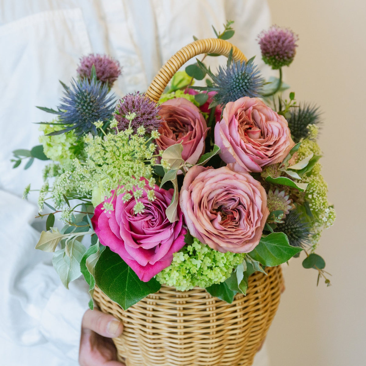 バラのギフトをオーダーするならFlower&Plants tette │ 「手から手へ、想いを運ぶフラワーショップ」【板橋駅徒歩4分】【熟練フローリスト夫婦が運営】【最短2営業日で発送】【24時間365日注文OK】【ギフトは3300円〜】フラワーギフトを手から手へ、想いを込めたブーケやアレンジメントで大切な人に感謝と愛情を。シーンや用途に合わせて選びやすい豊富な種