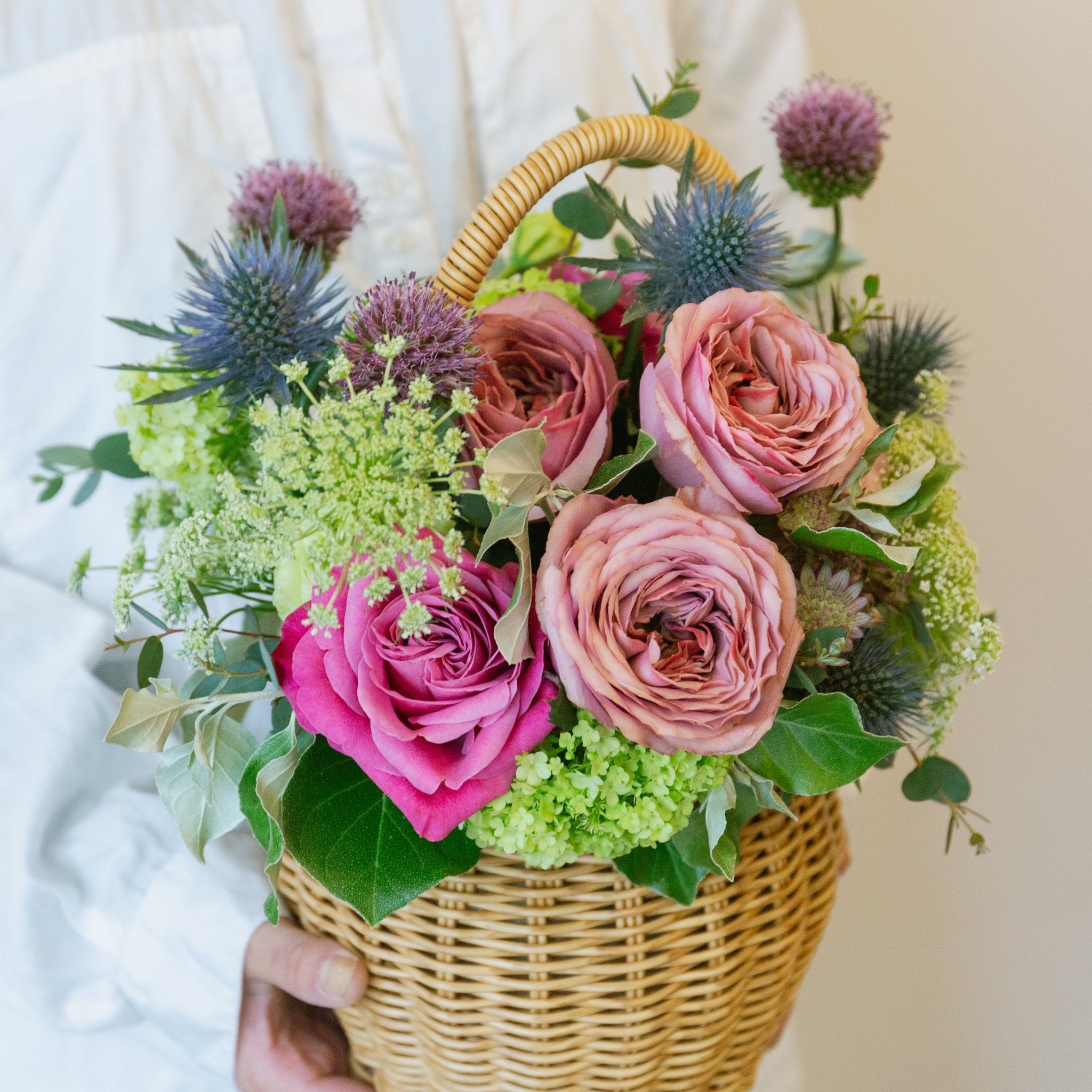 バラのギフトをオーダーするならFlower&Plants tette │ 「手から手へ、想いを運ぶフラワーショップ」【板橋駅徒歩4分】【熟練フローリスト夫婦が運営】【最短2営業日で発送】【24時間365日注文OK】【ギフトは3300円〜】フラワーギフトを手から手へ、想いを込めたブーケやアレンジメントで大切な人に感謝と愛情を。シーンや用途に合わせて選びやすい豊富な種