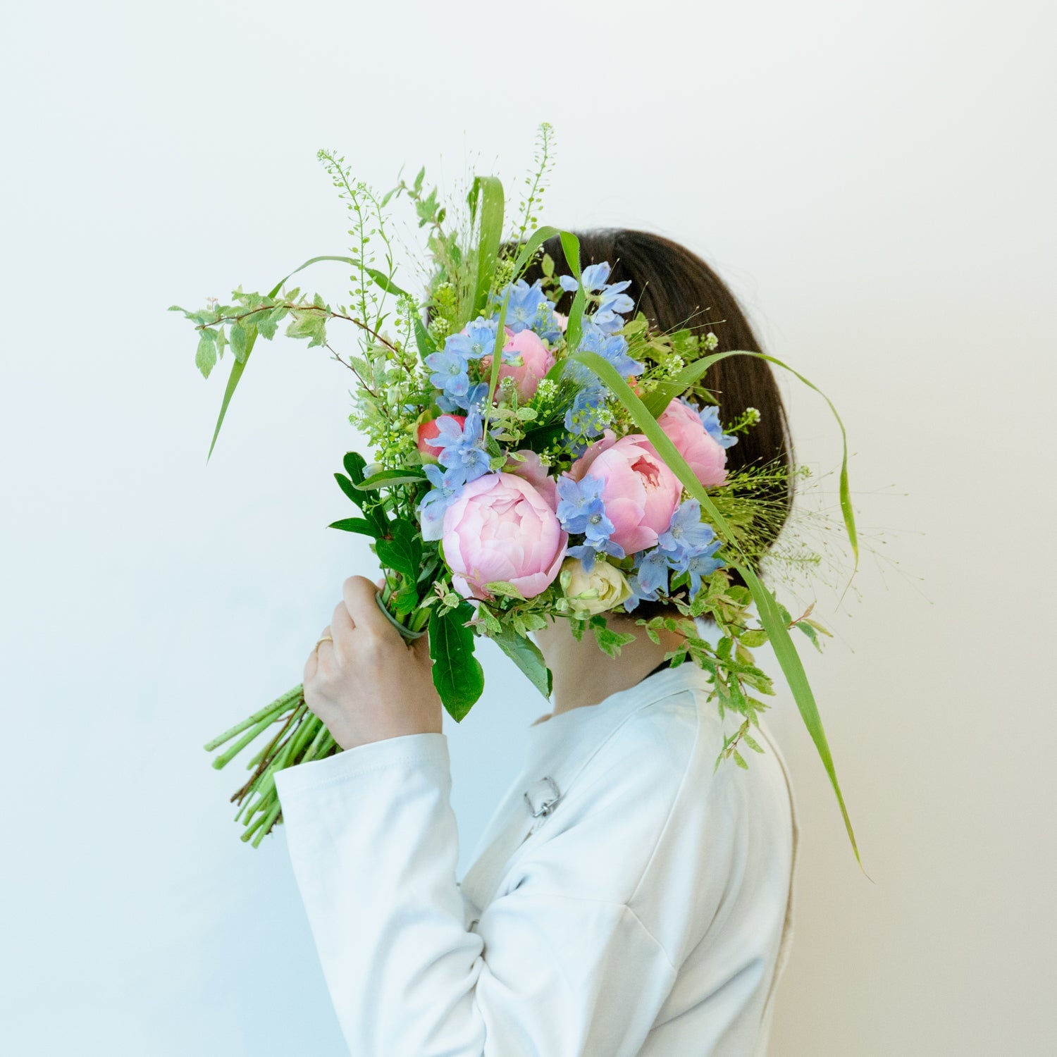 芍薬のギフトをオーダーするならFlower&Plants tette │ 「手から手へ、想いを運ぶフラワーショップ」【板橋駅徒歩4分】【熟練フローリスト夫婦が運営】【最短2営業日で発送】【24時間365日注文OK】【ギフトは3300円〜】フラワーギフトを手から手へ、想いを込めたブーケやアレンジメントで大切な人に感謝と愛情を。シーンや用途に合わせて選びやすい豊富な種