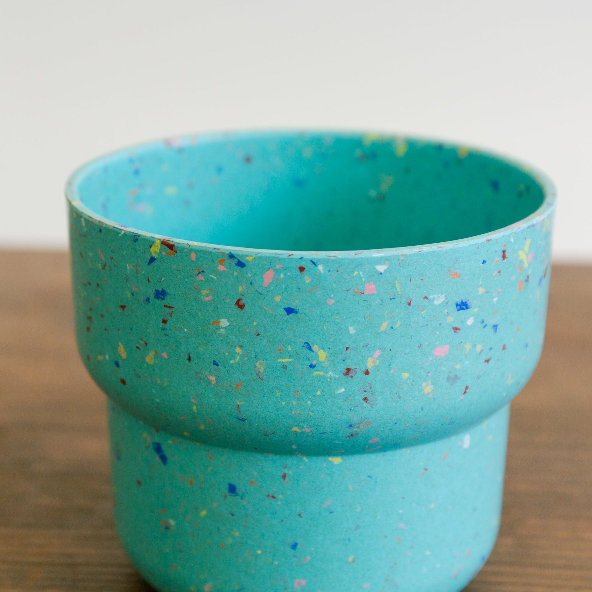 エコチップペインターポットをオーダーするならFlower&Plants tette │ 「手から手へ、想いを運ぶフラワーショップ」【板橋駅徒歩4分】【熟練フローリスト夫婦が運営】【最短2営業日で発送】【24時間365日注文OK】【ギフトは3300円〜】フラワーギフトを手から手へ、想いを込めたブーケやアレンジメントで大切な人に感謝と愛情を。シーンや用途に合わせて選びやすい豊富な種