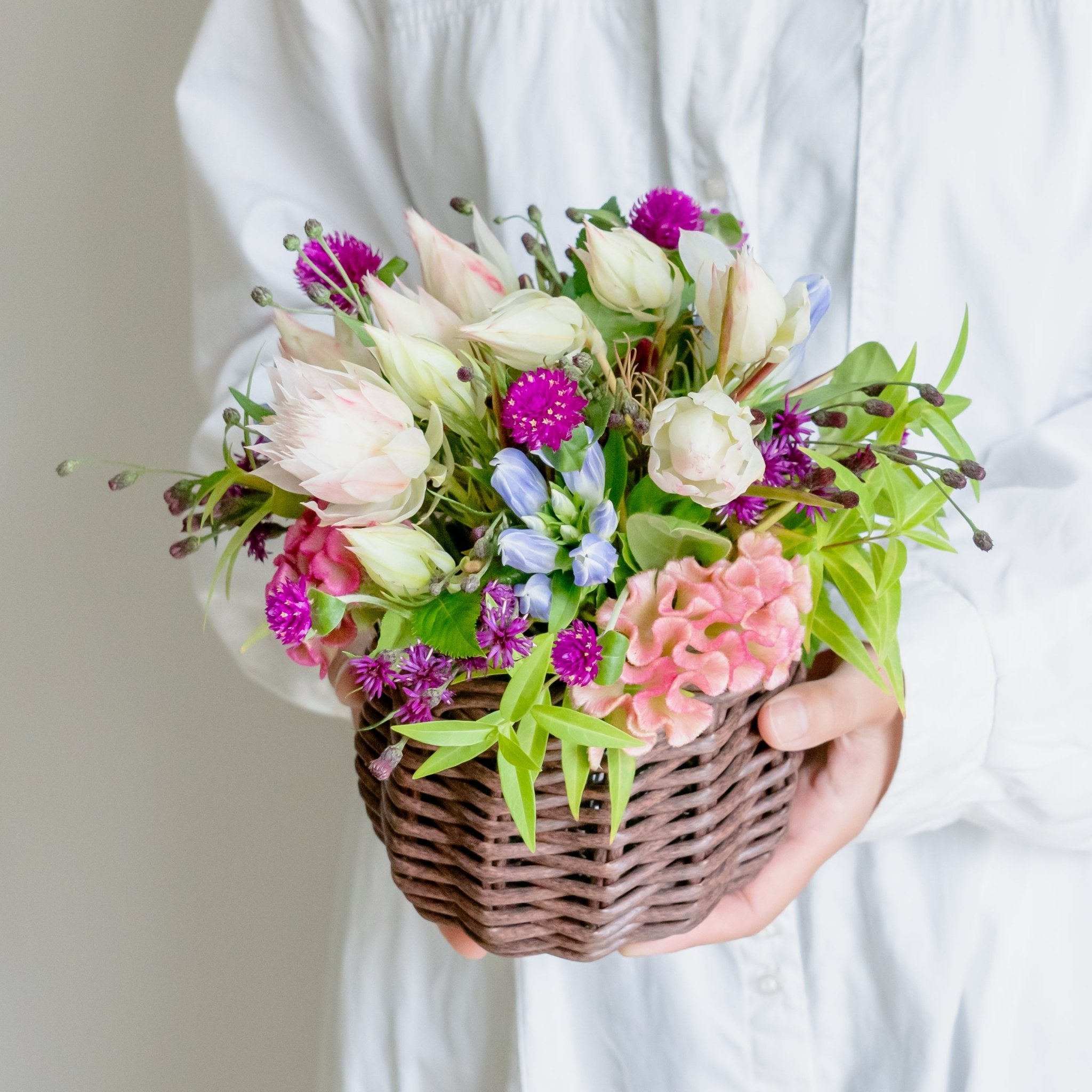 セルリアのギフトをオーダーするならFlower&Plants tette │ 「手から手へ、想いを運ぶフラワーショップ」【板橋駅徒歩4分】【熟練フローリスト夫婦が運営】【最短2営業日で発送】【24時間365日注文OK】【ギフトは3300円〜】フラワーギフトを手から手へ、想いを込めたブーケやアレンジメントで大切な人に感謝と愛情を。シーンや用途に合わせて選びやすい豊富な種