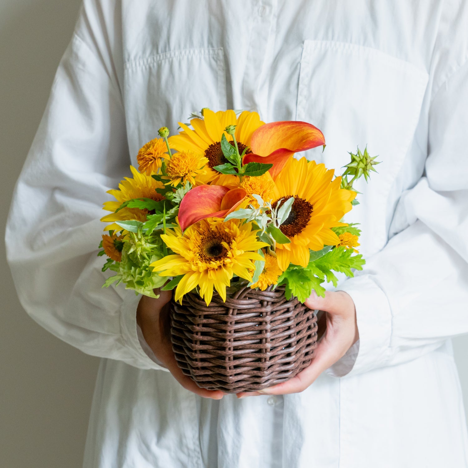 ひまわりのギフトをオーダーするならFlower&Plants tette │ 「手から手へ、想いを運ぶフラワーショップ」【板橋駅徒歩4分】【熟練フローリスト夫婦が運営】【最短2営業日で発送】【24時間365日注文OK】【ギフトは3300円〜】フラワーギフトを手から手へ、想いを込めたブーケやアレンジメントで大切な人に感謝と愛情を。シーンや用途に合わせて選びやすい豊富な種